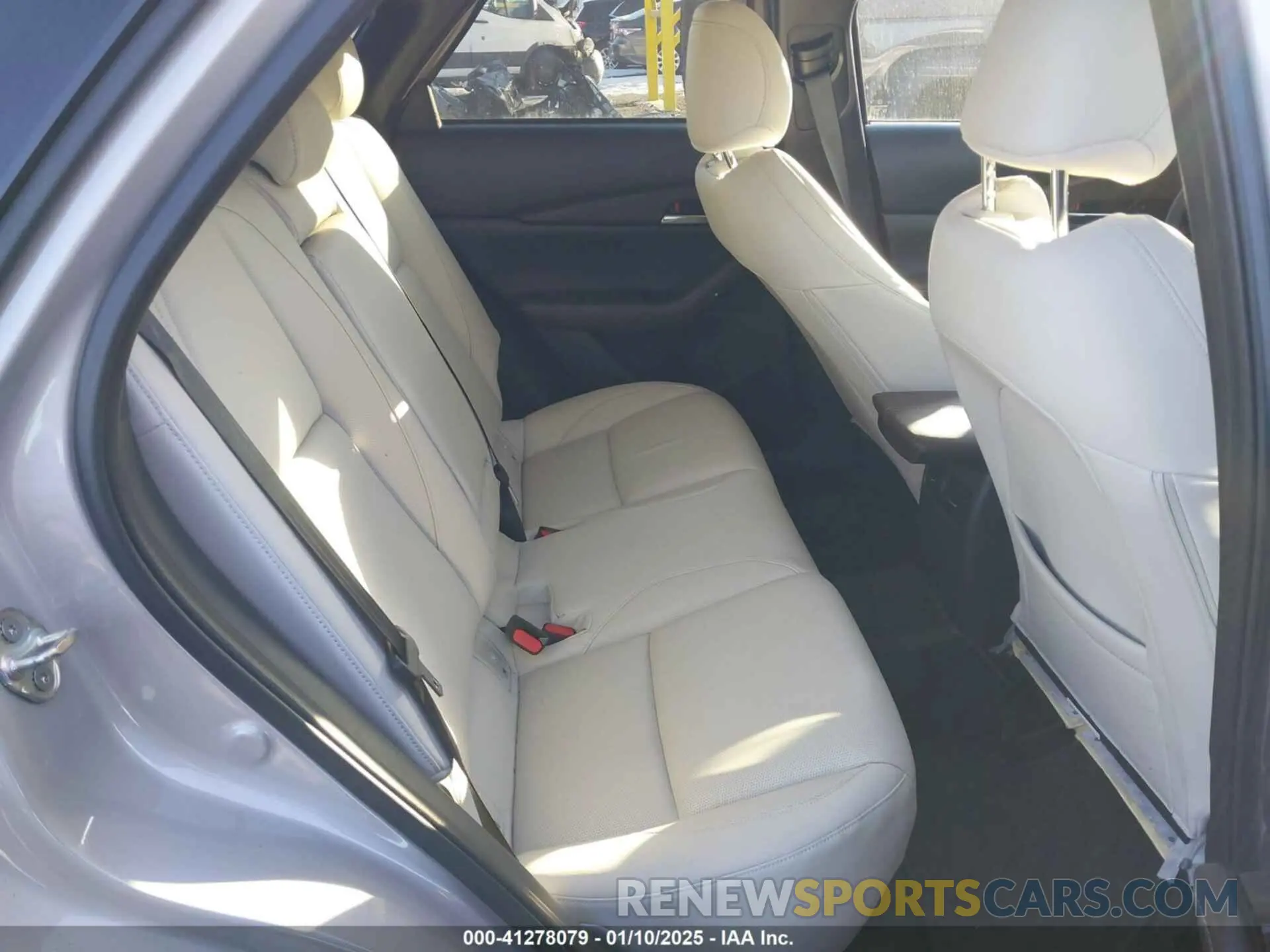 8 fotografías del automóvil dañado 3MVDMBEY7NM445788 MAZDA CX-30 2022