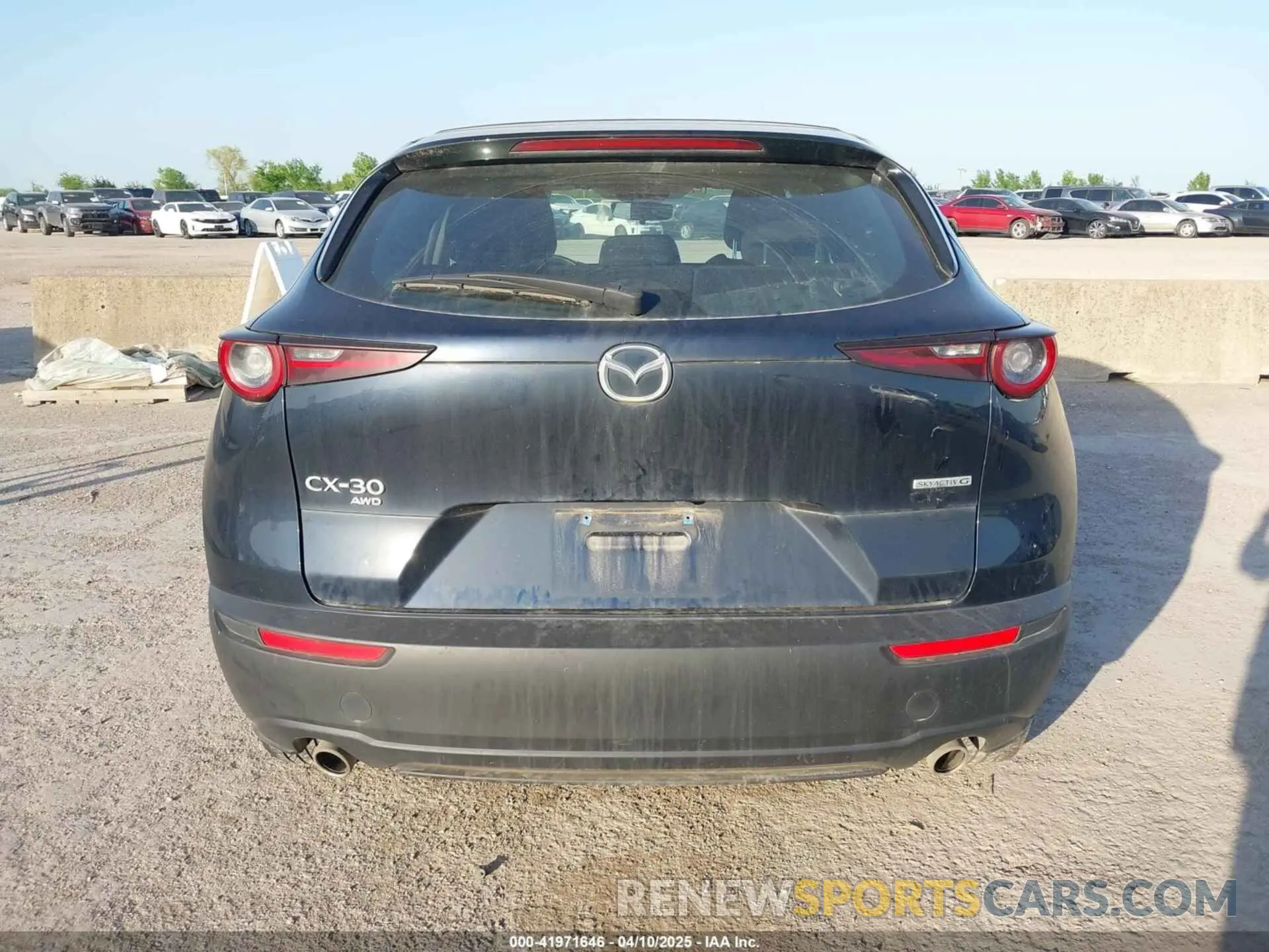 16 fotografías del automóvil dañado 3MVDMBAM1PM540711 MAZDA CX-30 2023