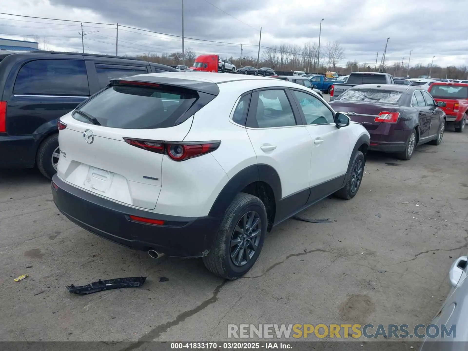 4 fotografías del automóvil dañado 3MVDMBAM6PM572425 MAZDA CX-30 2023