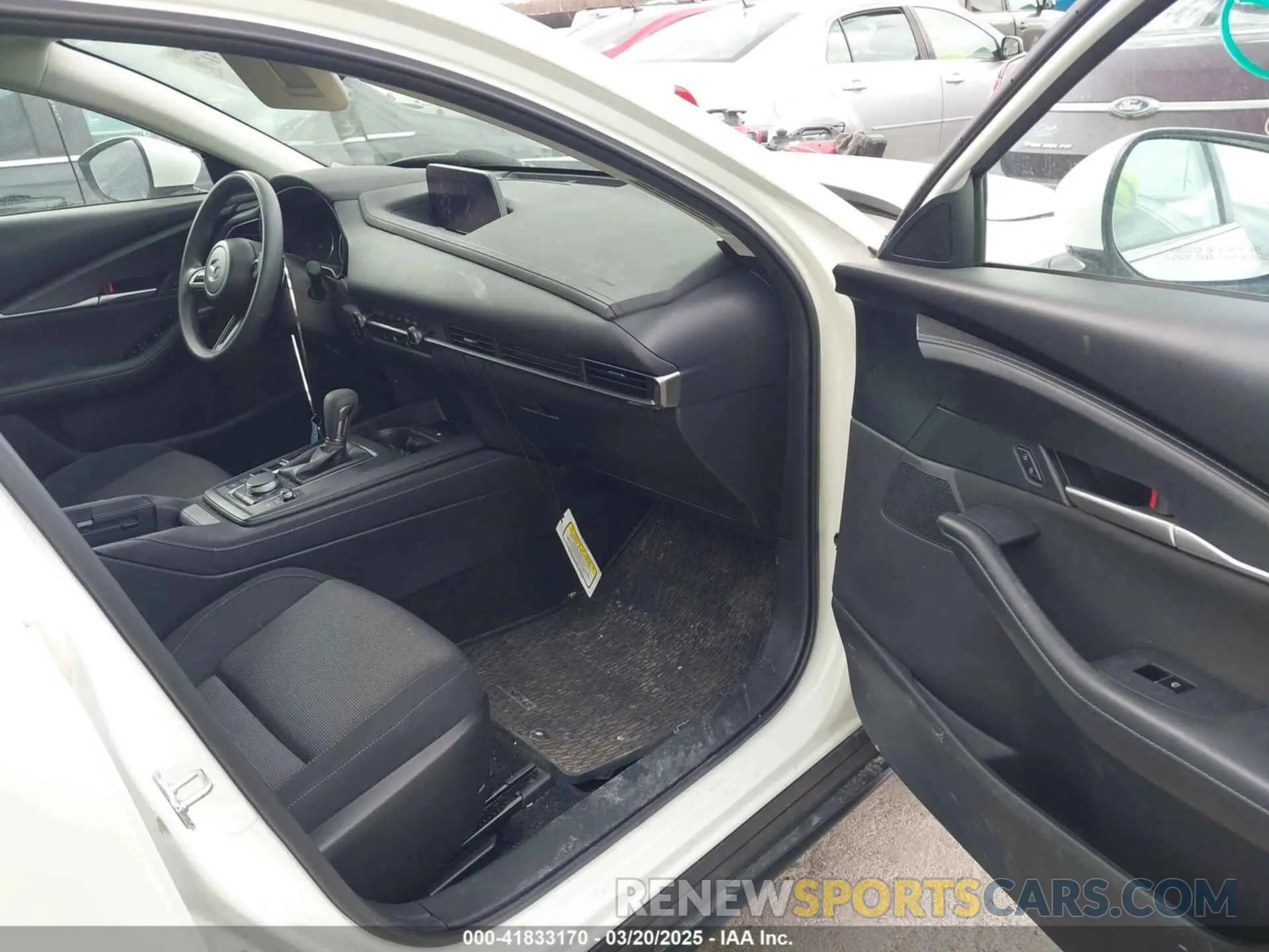 5 fotografías del automóvil dañado 3MVDMBAM6PM572425 MAZDA CX-30 2023