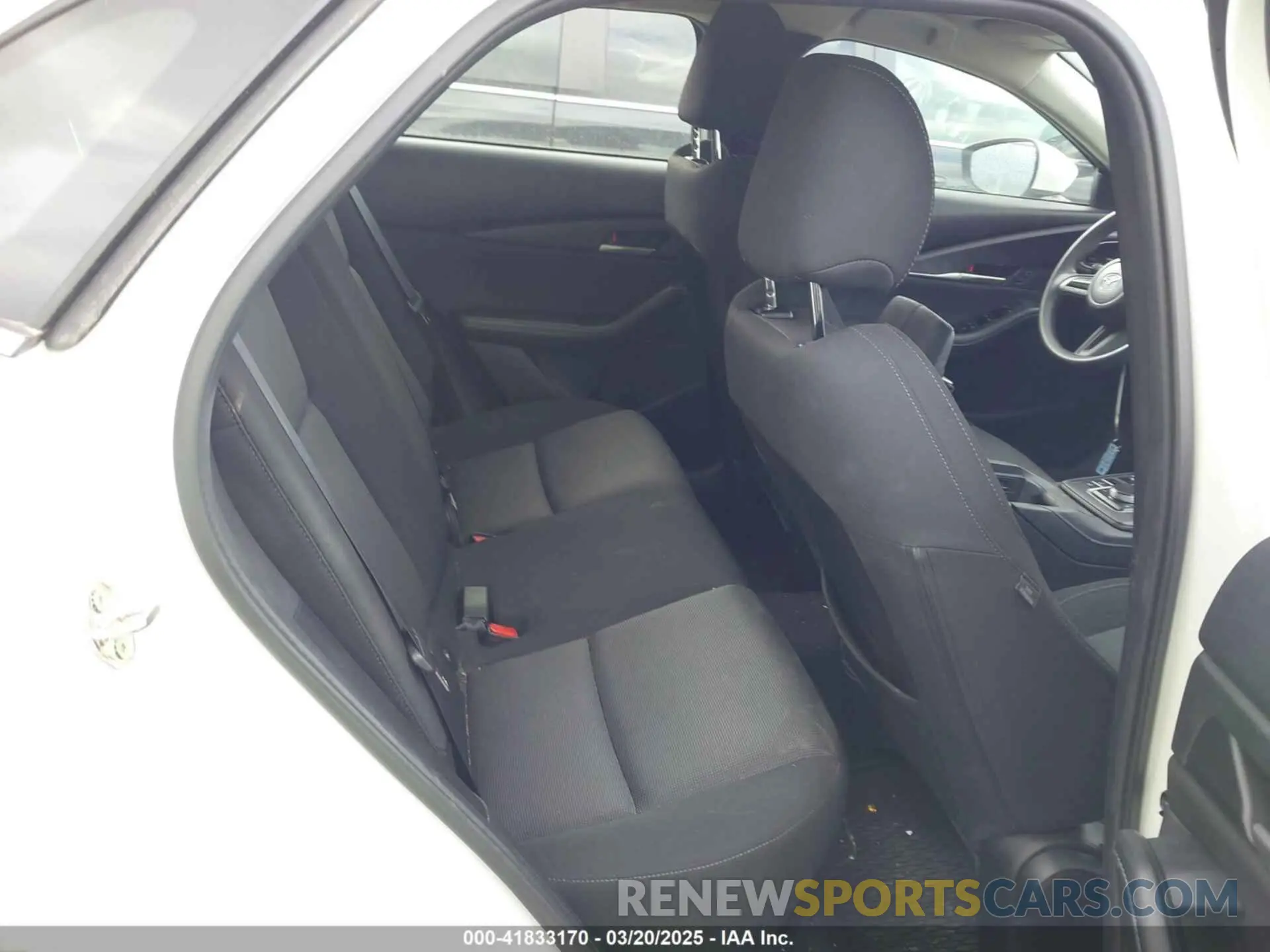 8 fotografías del automóvil dañado 3MVDMBAM6PM572425 MAZDA CX-30 2023