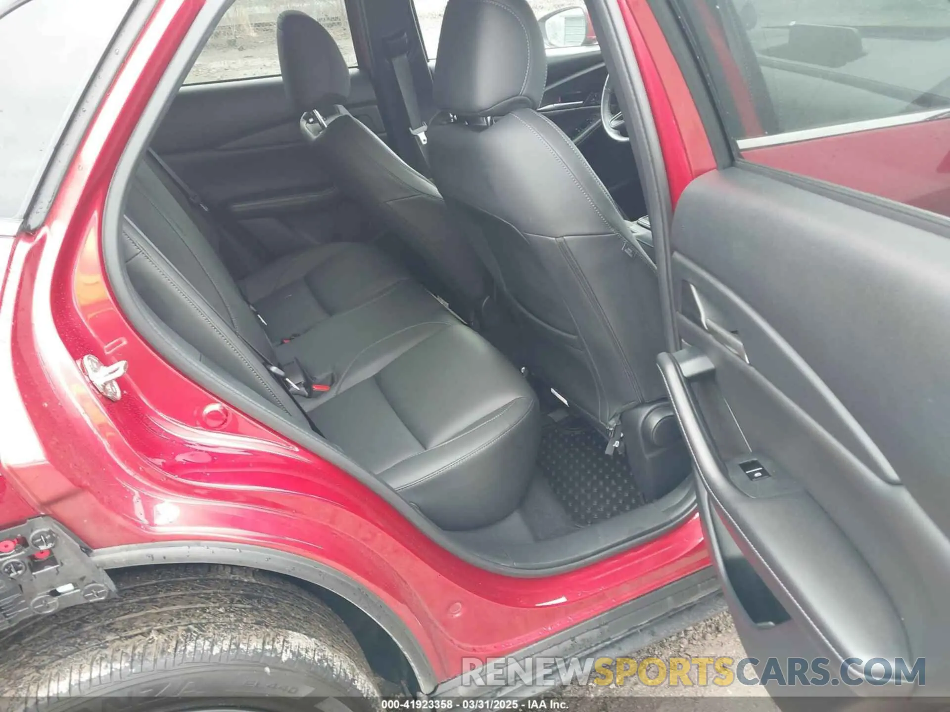 8 fotografías del automóvil dañado 3MVDMBBM0PM546997 MAZDA CX-30 2023