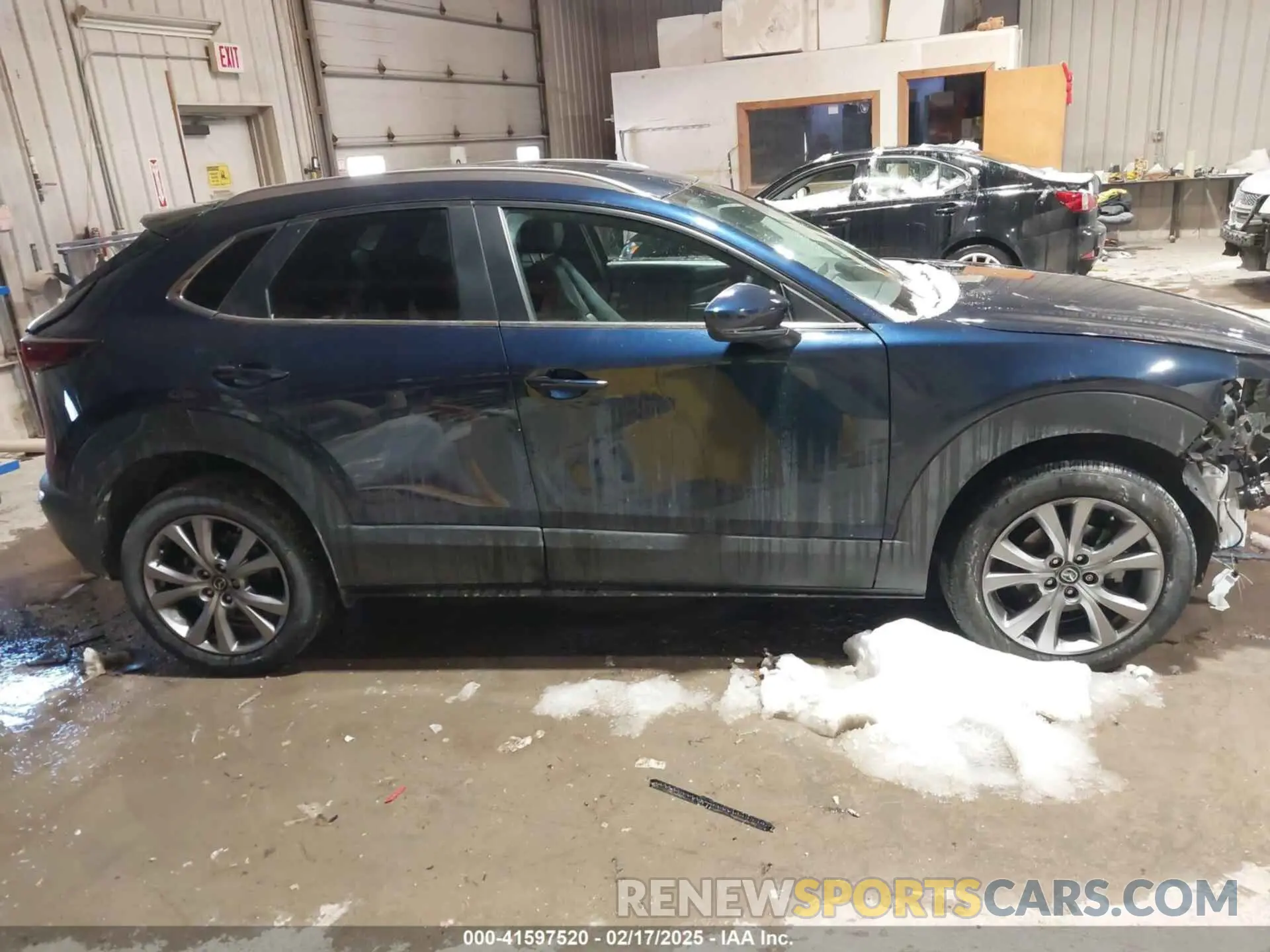 13 fotografías del automóvil dañado 3MVDMBBM2PM583968 MAZDA CX-30 2023