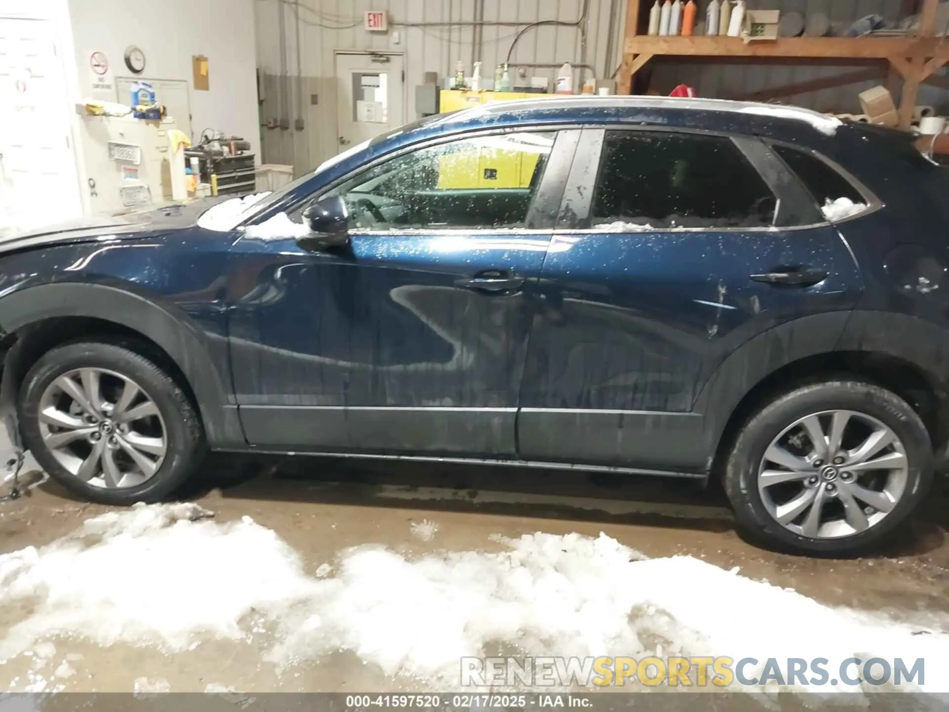 14 fotografías del automóvil dañado 3MVDMBBM2PM583968 MAZDA CX-30 2023