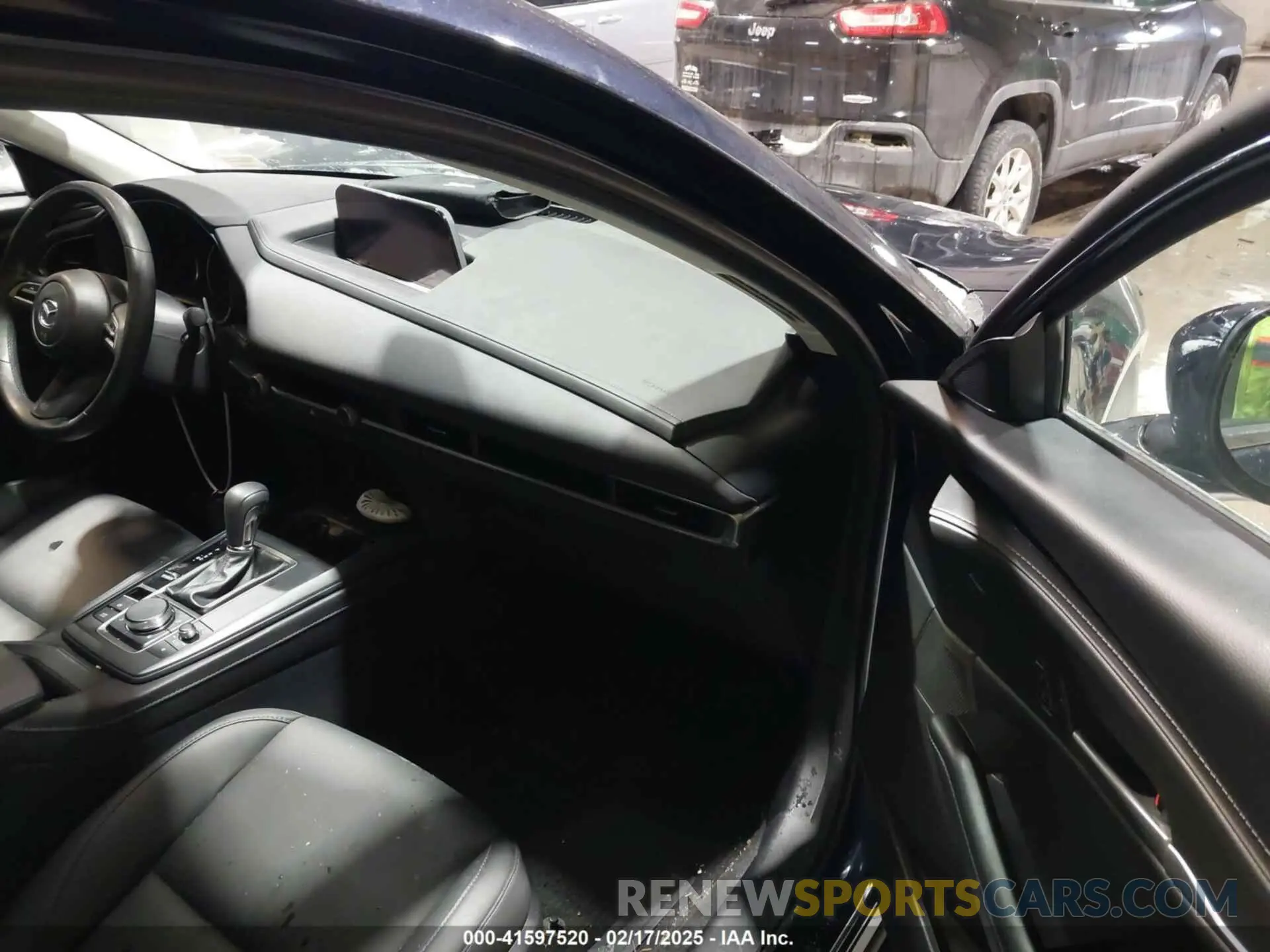 5 fotografías del automóvil dañado 3MVDMBBM2PM583968 MAZDA CX-30 2023