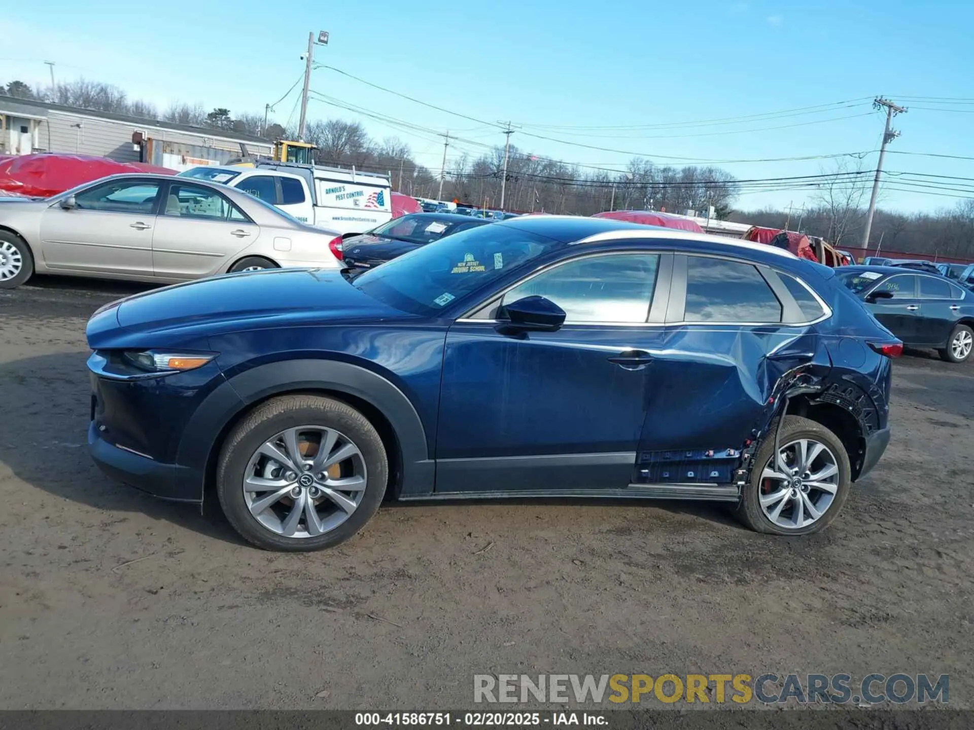 14 fotografías del automóvil dañado 3MVDMBBM2PM586062 MAZDA CX-30 2023
