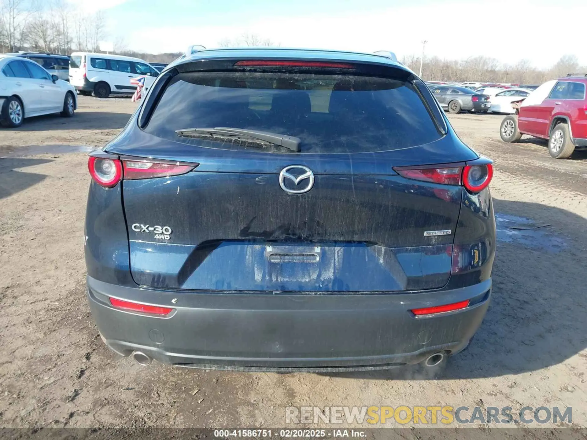 16 fotografías del automóvil dañado 3MVDMBBM2PM586062 MAZDA CX-30 2023