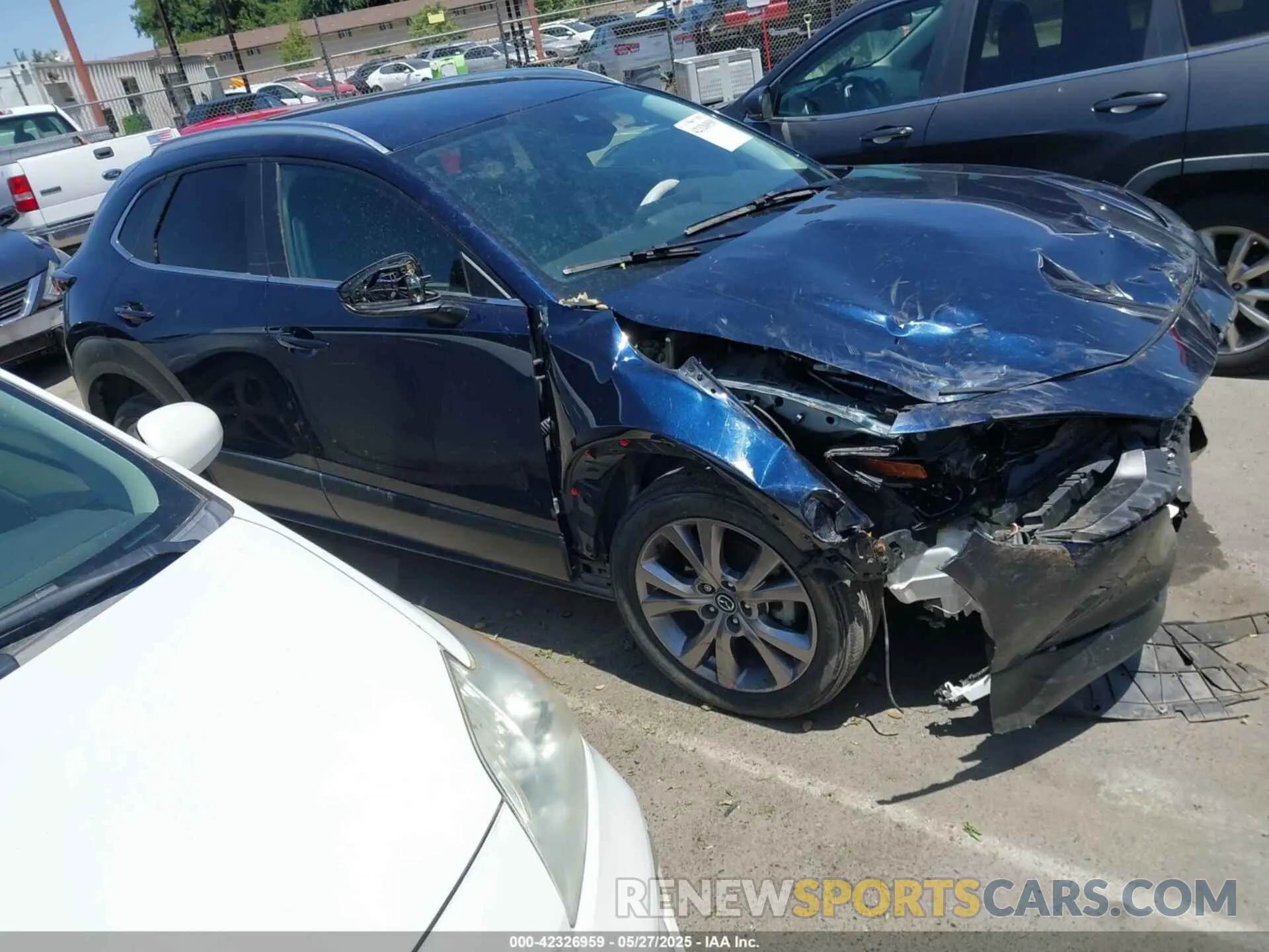 13 fotografías del automóvil dañado 3MVDMBBM3PM514030 MAZDA CX-30 2023