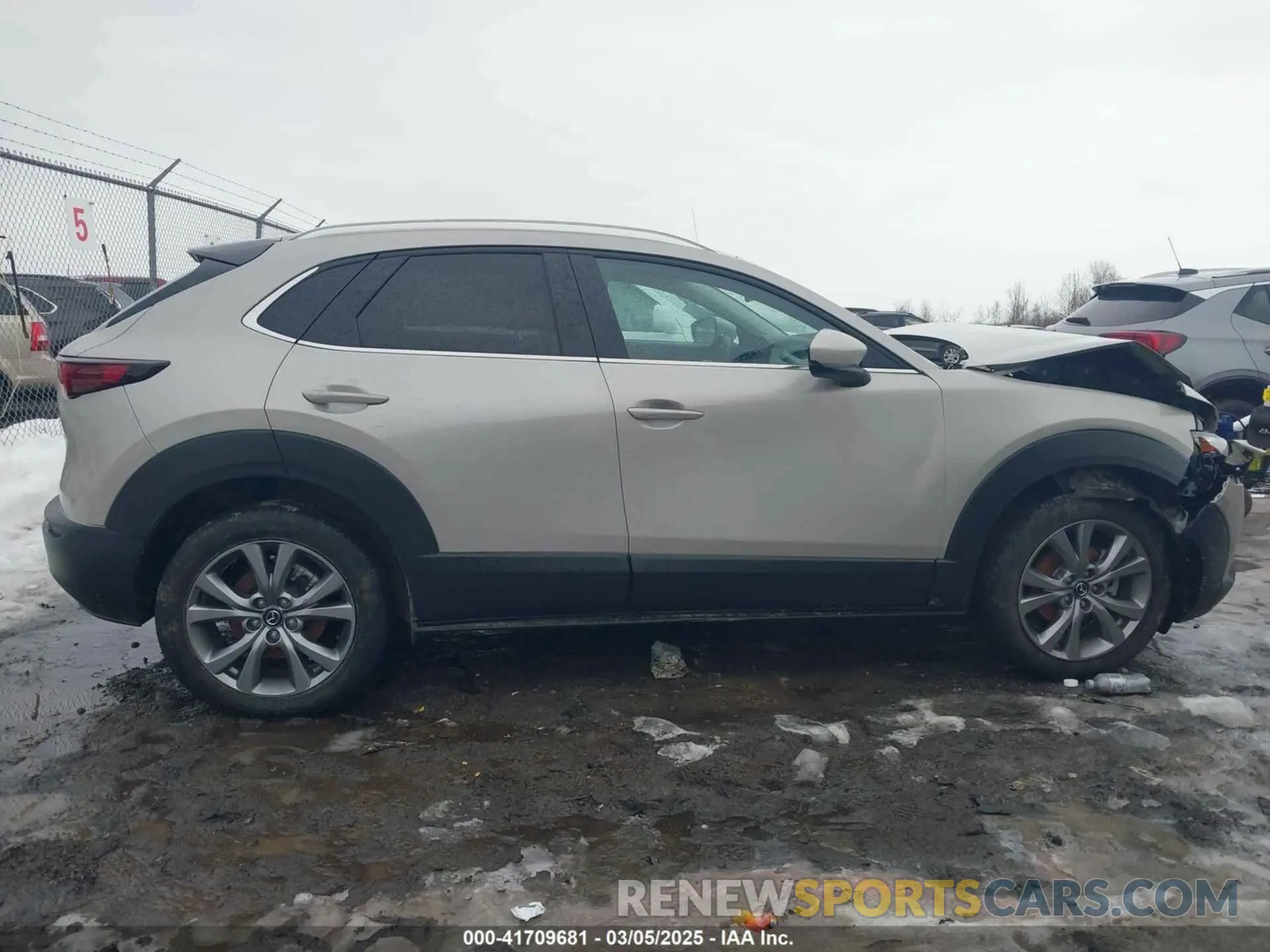 12 fotografías del automóvil dañado 3MVDMBBM4PM525845 MAZDA CX-30 2023