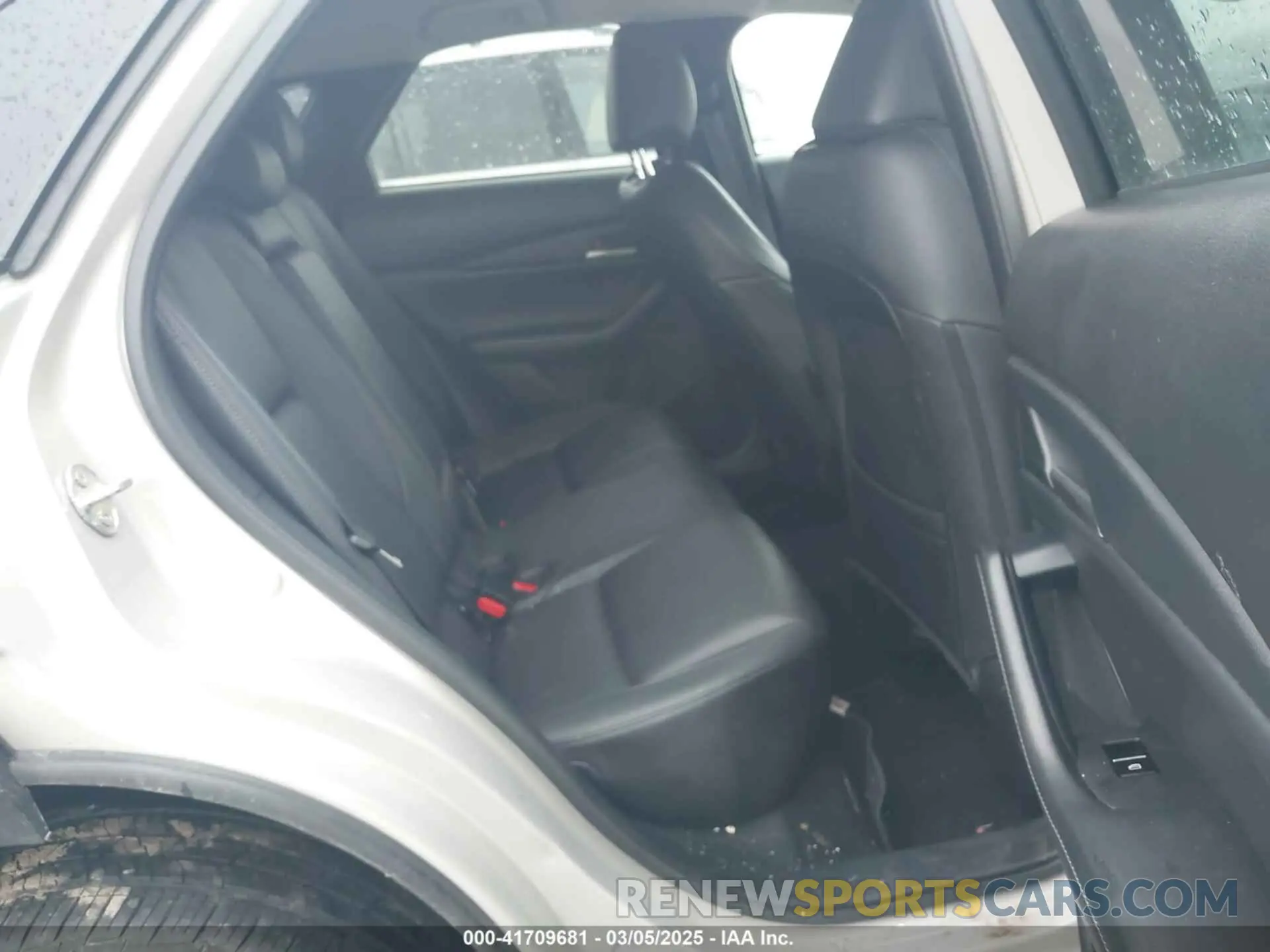 8 fotografías del automóvil dañado 3MVDMBBM4PM525845 MAZDA CX-30 2023