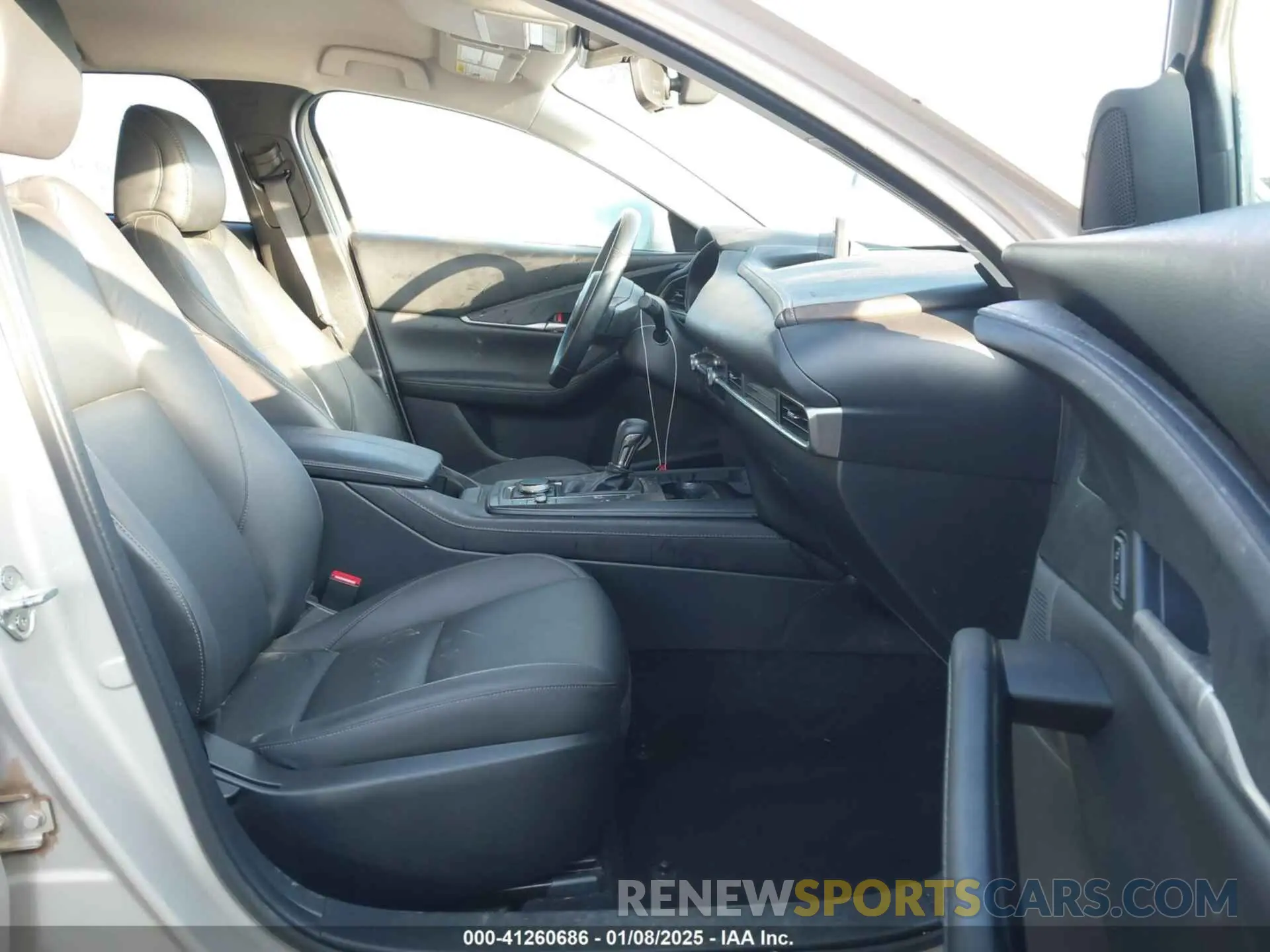 5 fotografías del automóvil dañado 3MVDMBBM5PM561575 MAZDA CX-30 2023