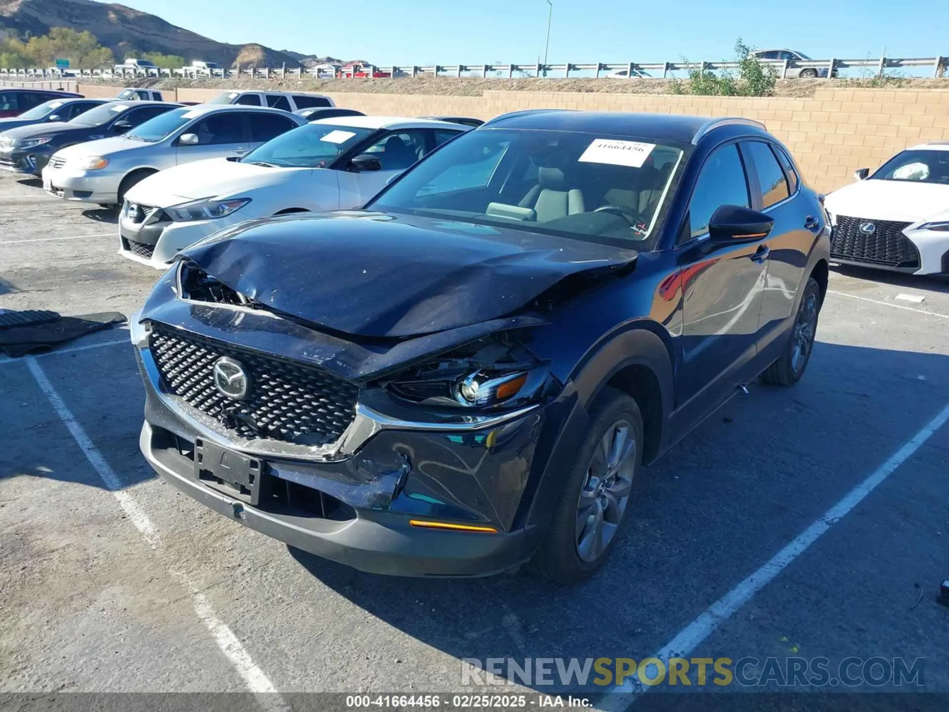 2 fotografías del automóvil dañado 3MVDMBBM8PM514475 MAZDA CX-30 2023