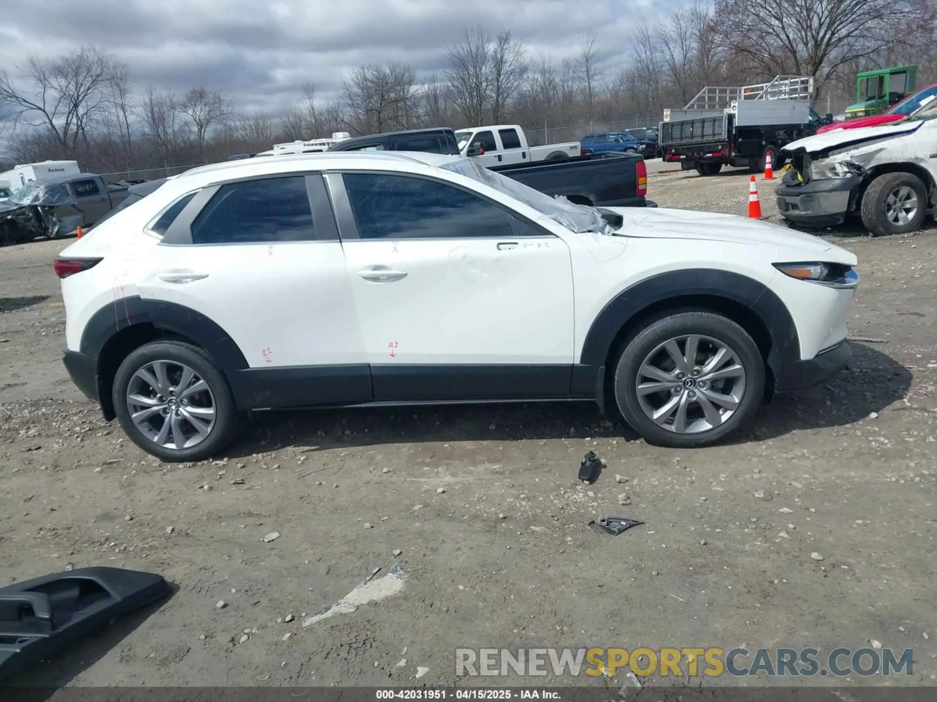 14 fotografías del automóvil dañado 3MVDMBBM8PM581691 MAZDA CX-30 2023