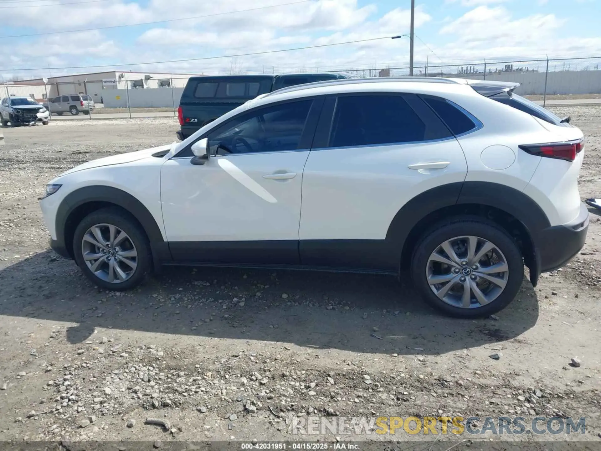 15 fotografías del automóvil dañado 3MVDMBBM8PM581691 MAZDA CX-30 2023