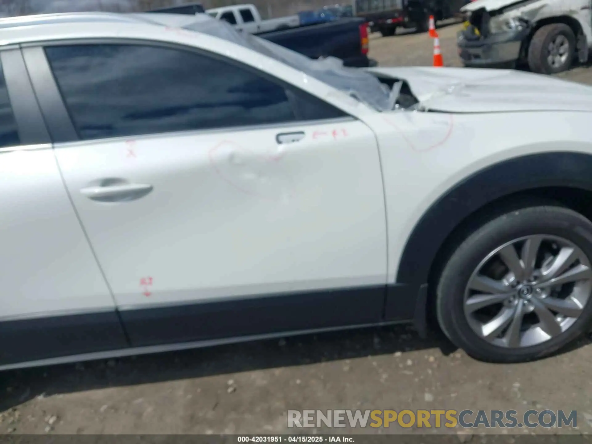 19 fotografías del automóvil dañado 3MVDMBBM8PM581691 MAZDA CX-30 2023