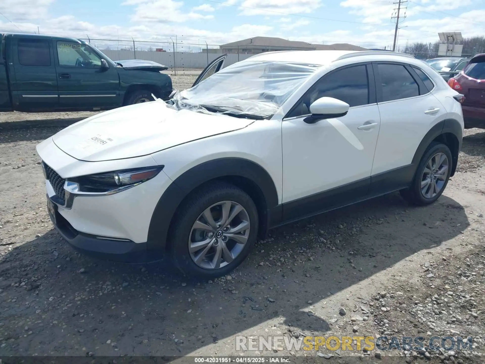 2 fotografías del automóvil dañado 3MVDMBBM8PM581691 MAZDA CX-30 2023