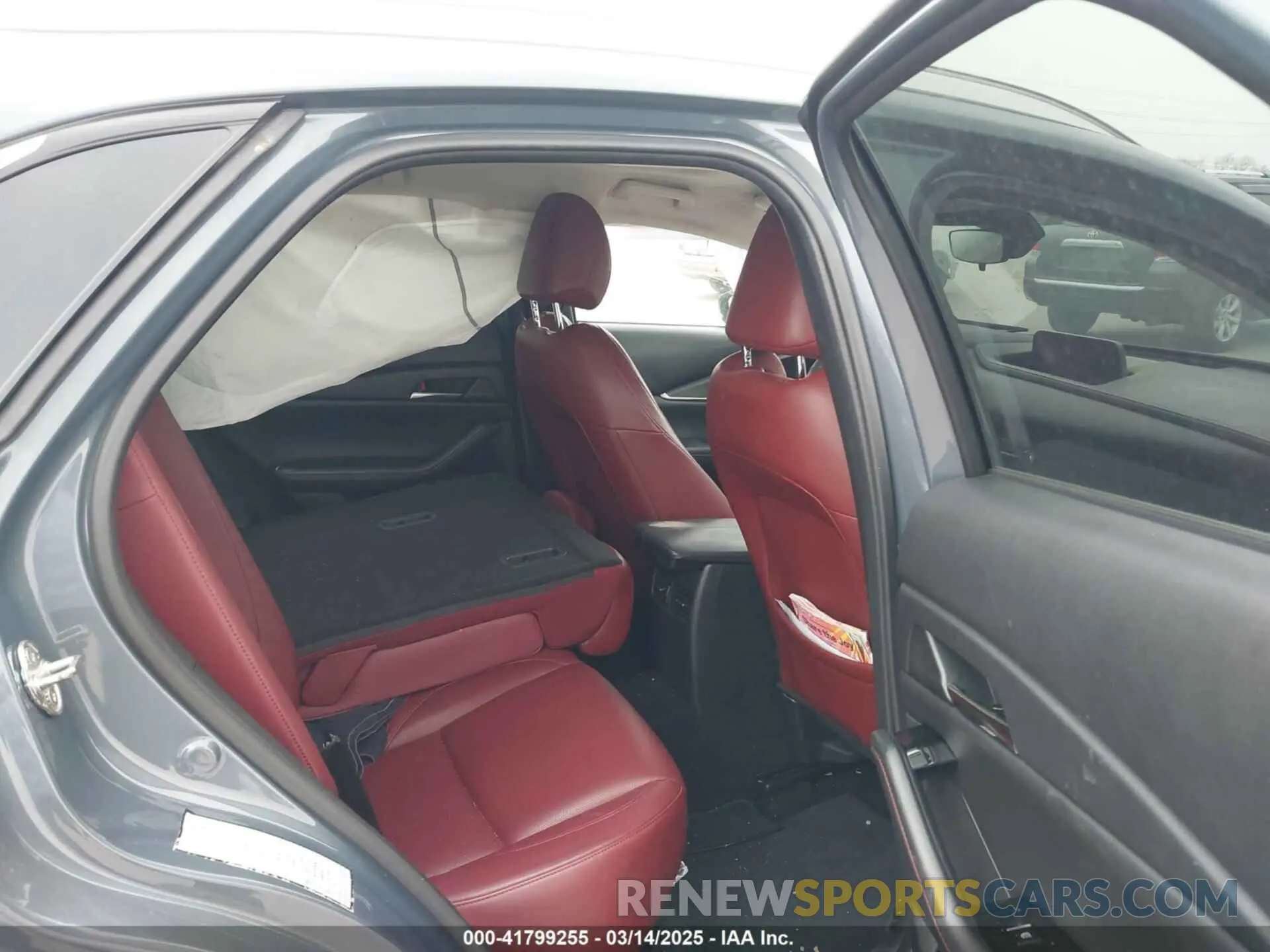 8 fotografías del automóvil dañado 3MVDMBCM0PM532449 MAZDA CX-30 2023