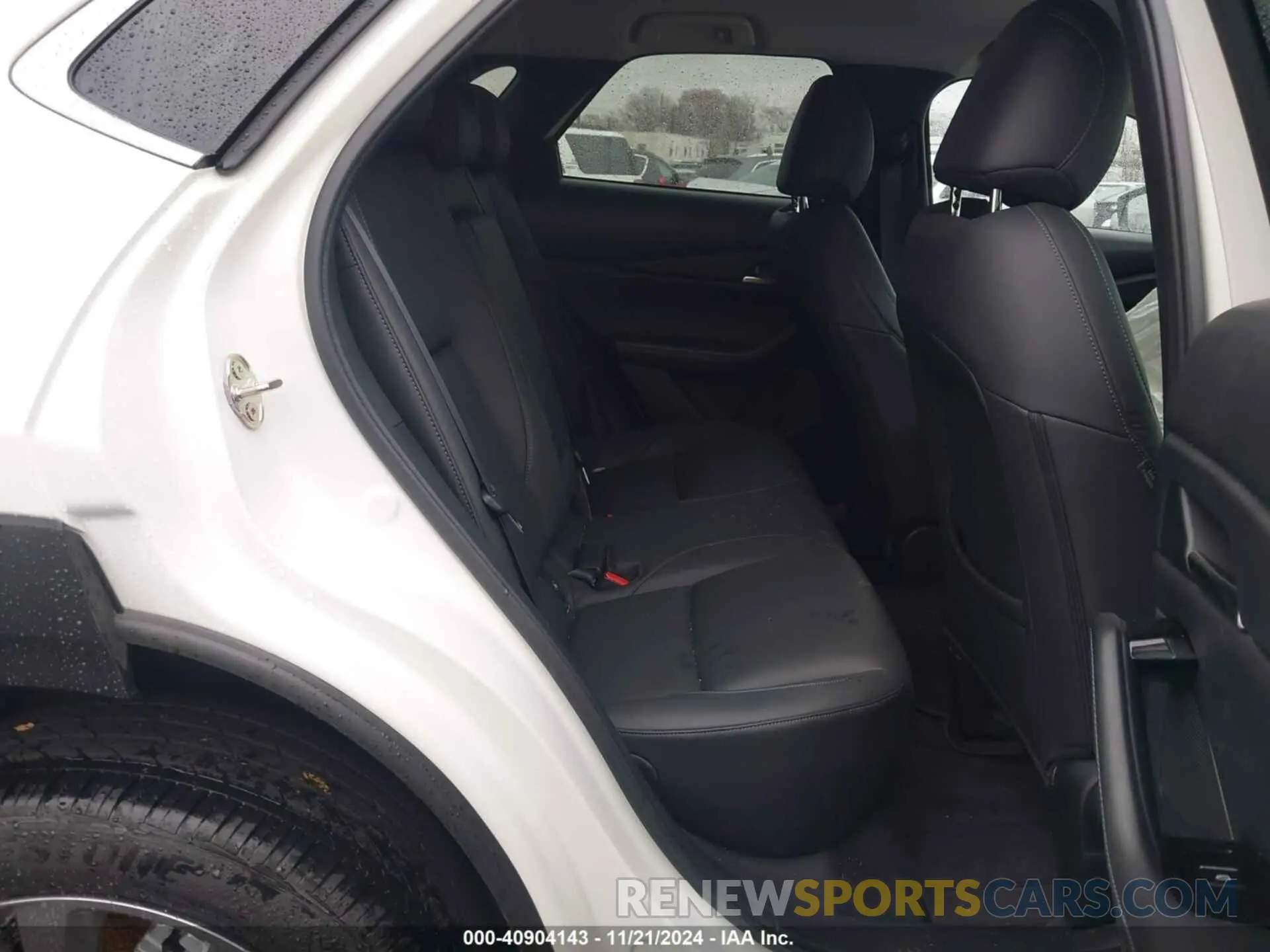 8 fotografías del automóvil dañado 3MVDMBCM0PM579464 MAZDA CX-30 2023