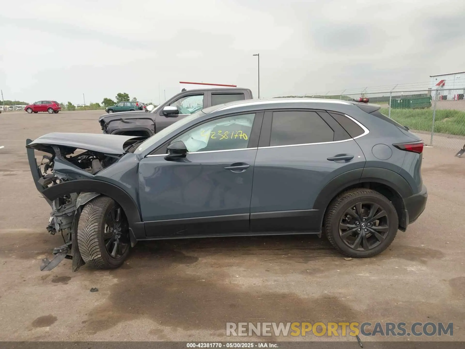 13 fotografías del automóvil dañado 3MVDMBCM1PM515319 MAZDA CX-30 2023