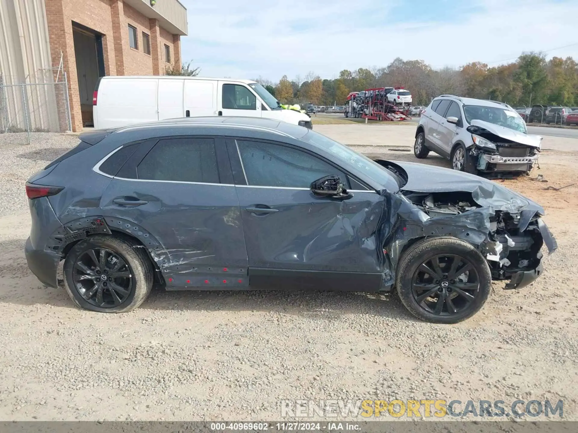 13 fotografías del automóvil dañado 3MVDMBCM1PM537644 MAZDA CX-30 2023