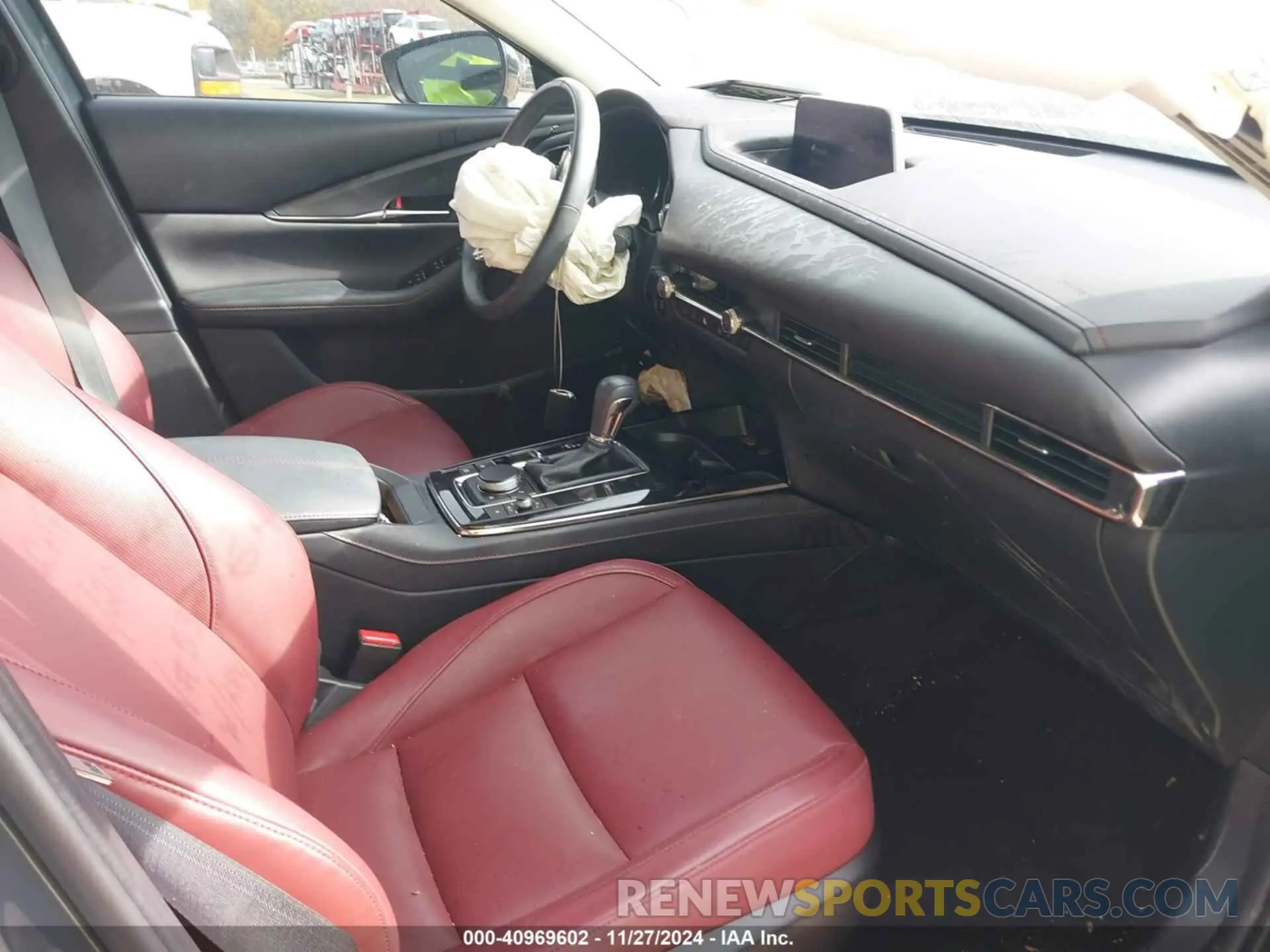 5 fotografías del automóvil dañado 3MVDMBCM1PM537644 MAZDA CX-30 2023