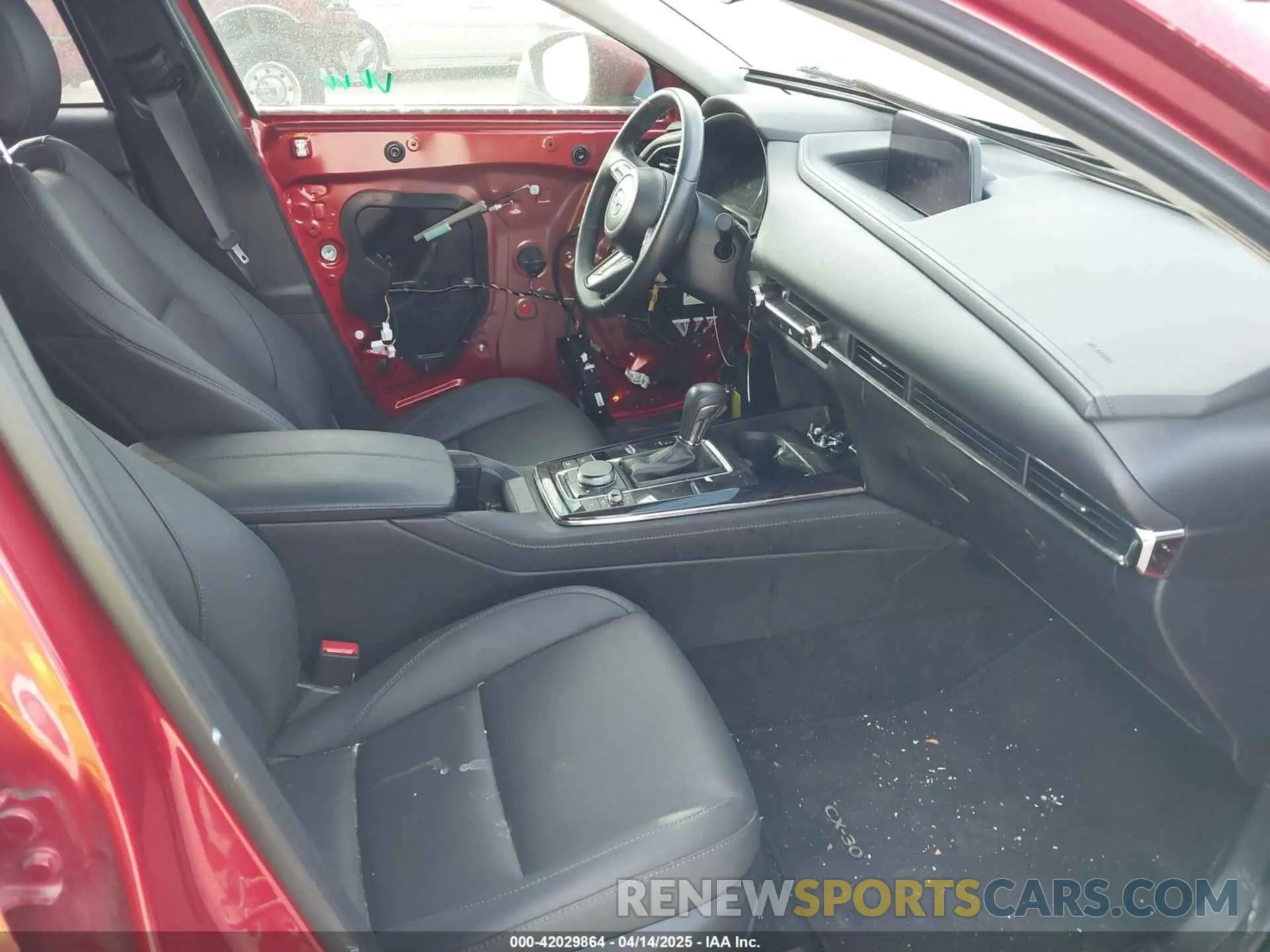 5 fotografías del automóvil dañado 3MVDMBCM1PM583653 MAZDA CX-30 2023