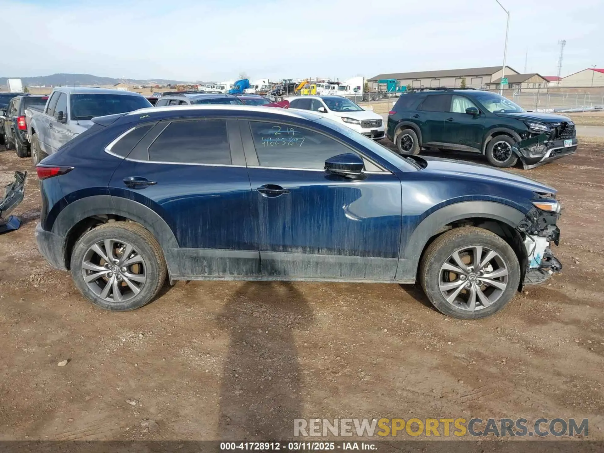 14 fotografías del automóvil dañado 3MVDMBCM2PM588506 MAZDA CX-30 2023