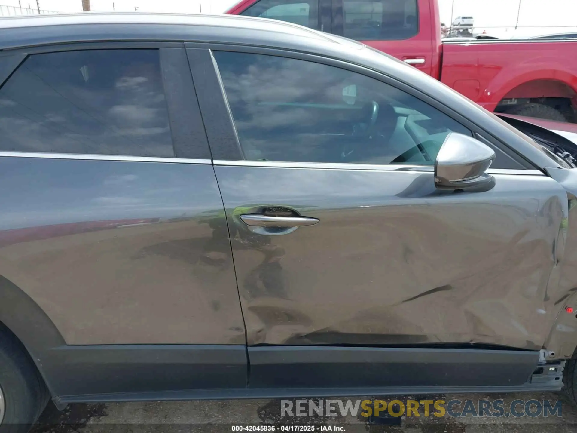 13 fotografías del automóvil dañado 3MVDMBCM3PM528508 MAZDA CX-30 2023