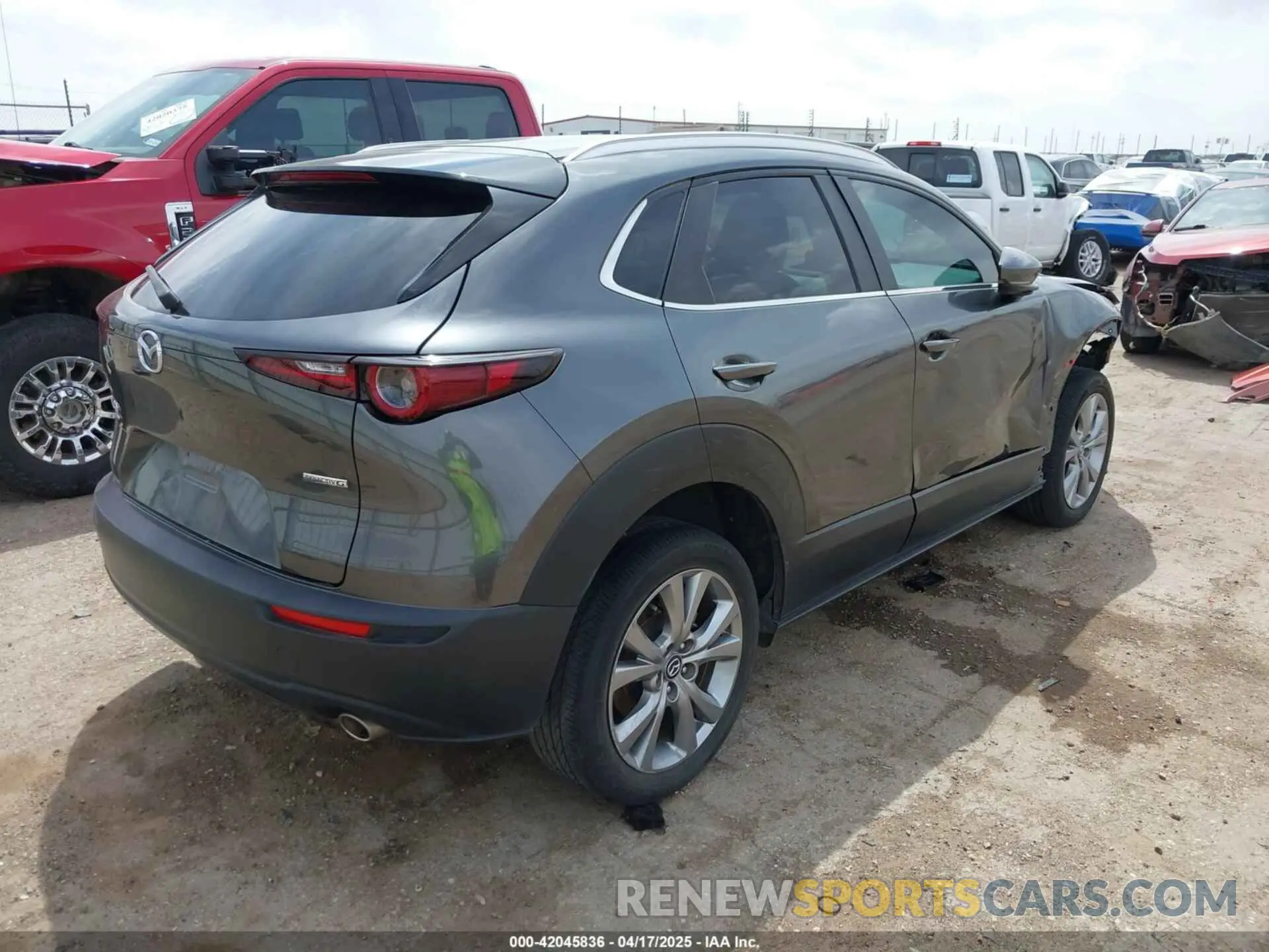 4 fotografías del automóvil dañado 3MVDMBCM3PM528508 MAZDA CX-30 2023