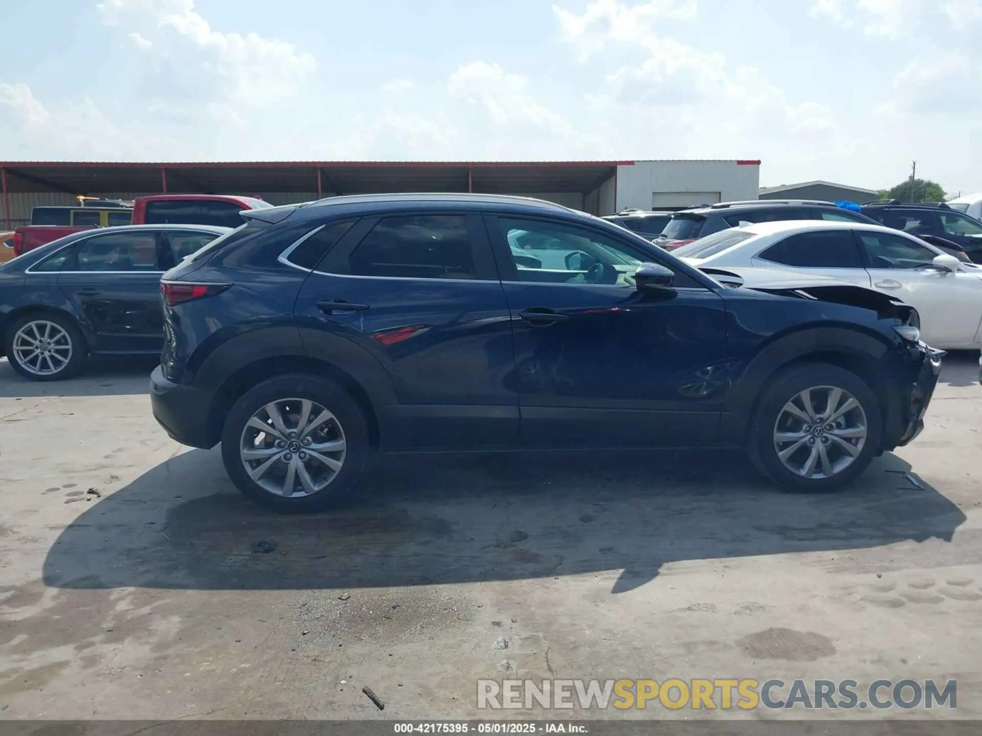 13 fotografías del automóvil dañado 3MVDMBCM4PM542160 MAZDA CX-30 2023
