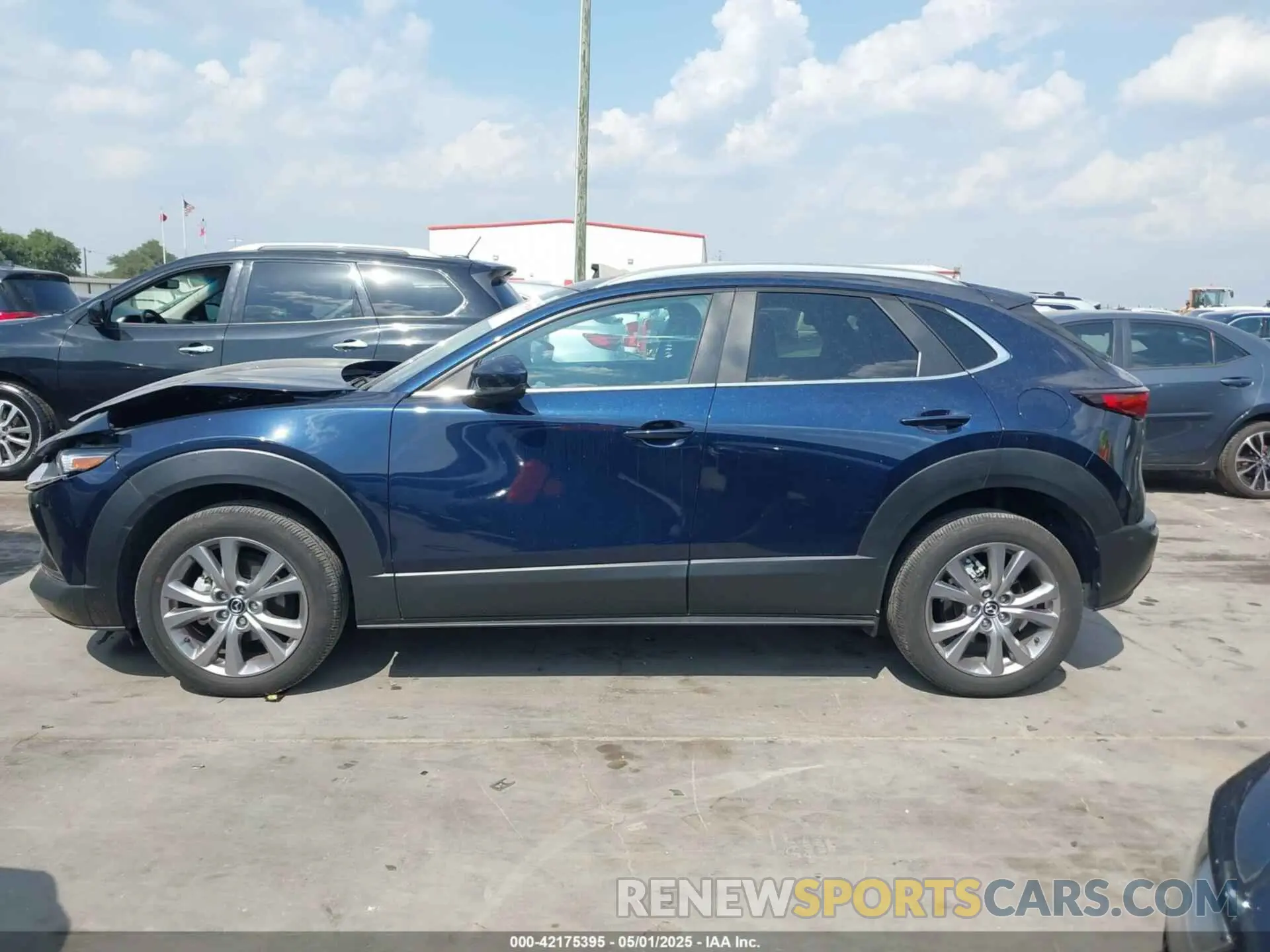 14 fotografías del automóvil dañado 3MVDMBCM4PM542160 MAZDA CX-30 2023