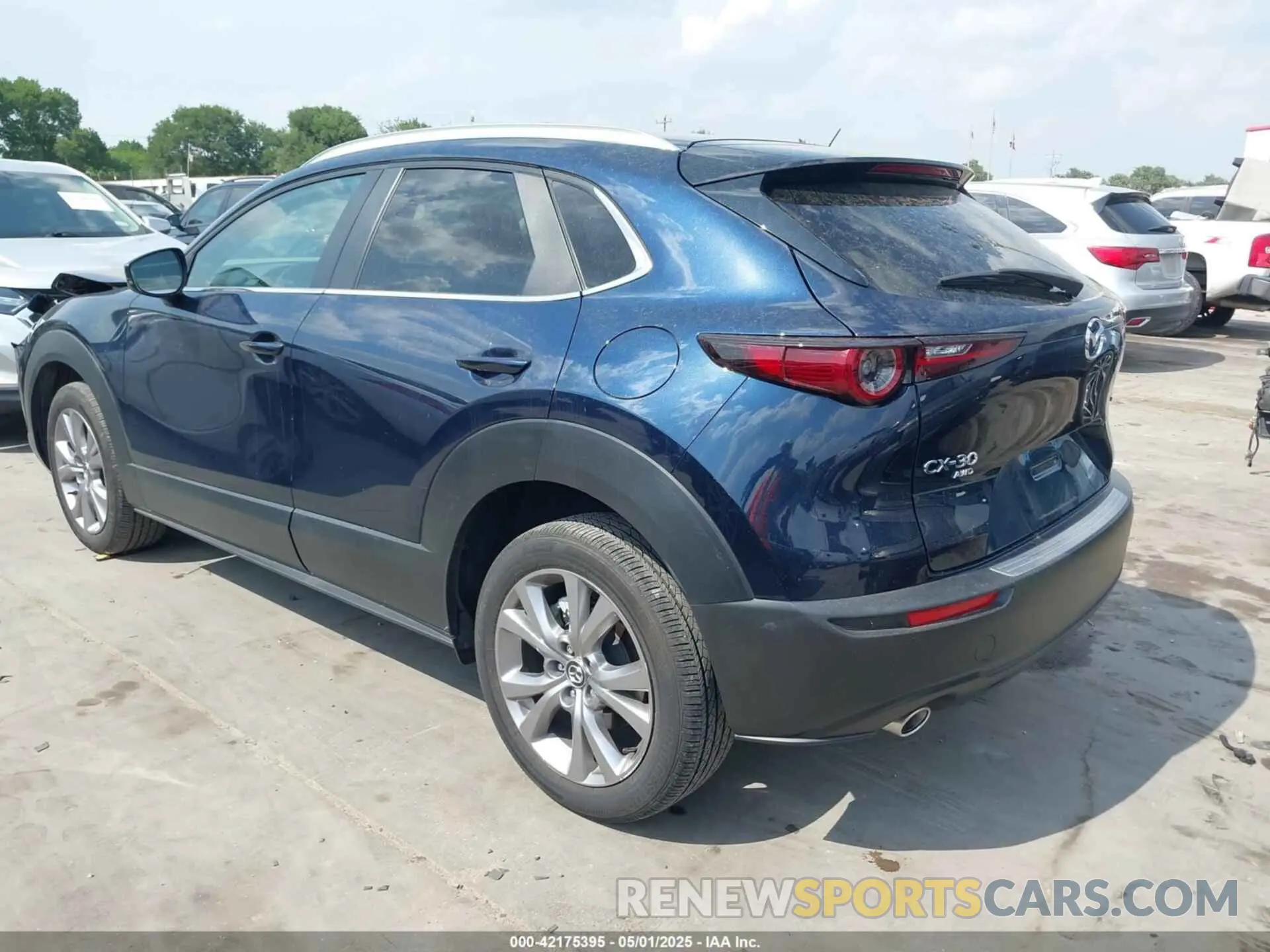 3 fotografías del automóvil dañado 3MVDMBCM4PM542160 MAZDA CX-30 2023