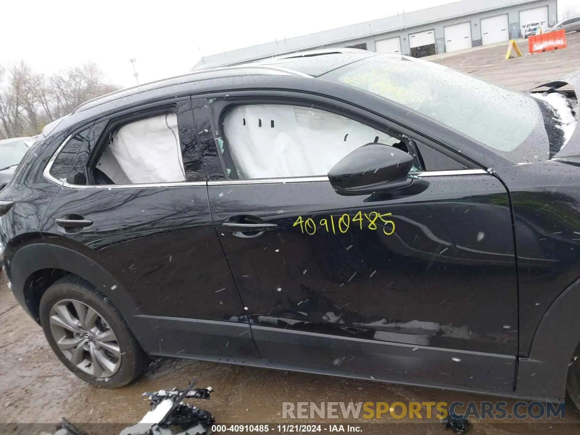 13 fotografías del automóvil dañado 3MVDMBDM3PM559627 MAZDA CX-30 2023