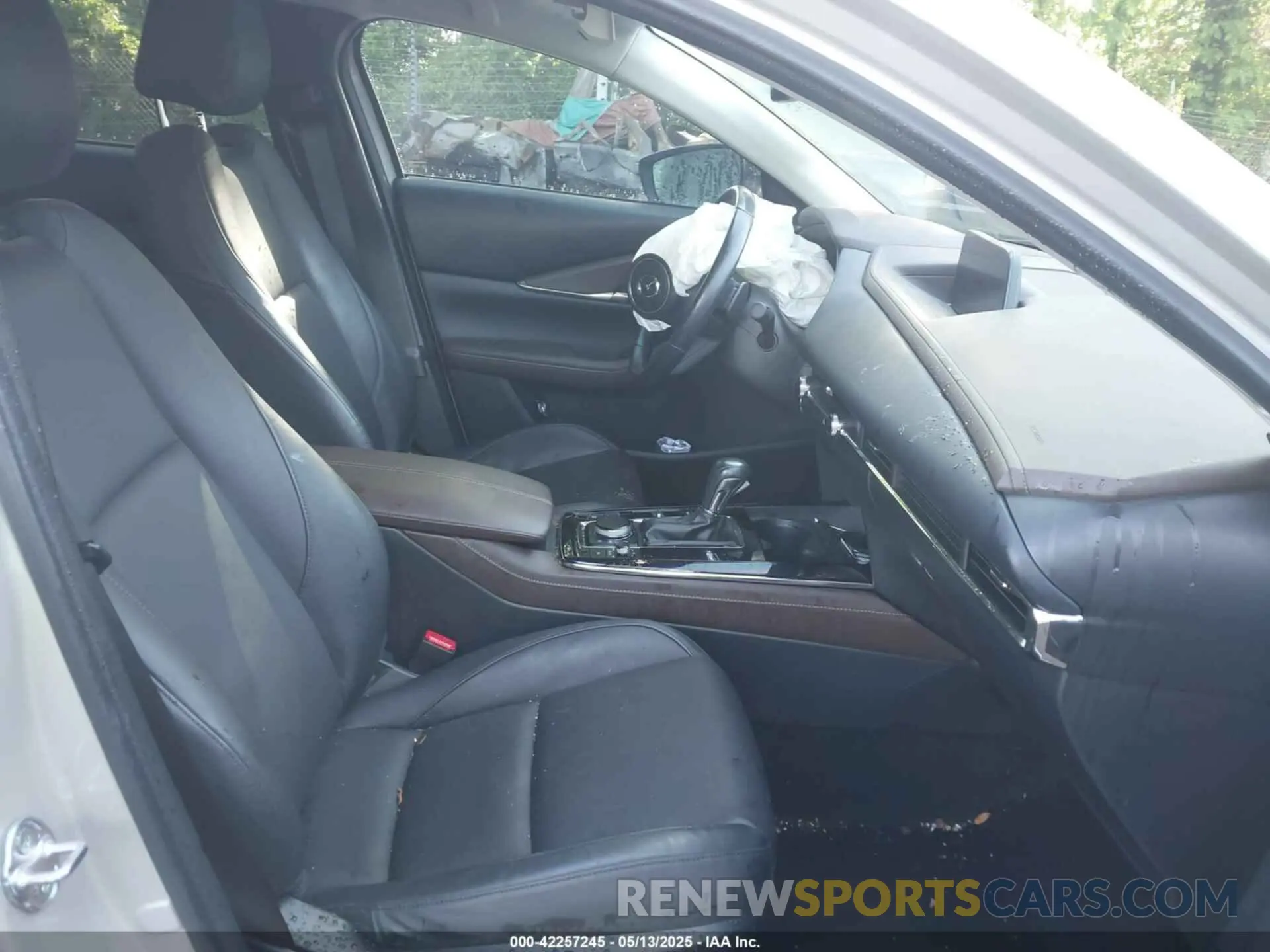 5 fotografías del automóvil dañado 3MVDMBDY0PM507018 MAZDA CX-30 2023
