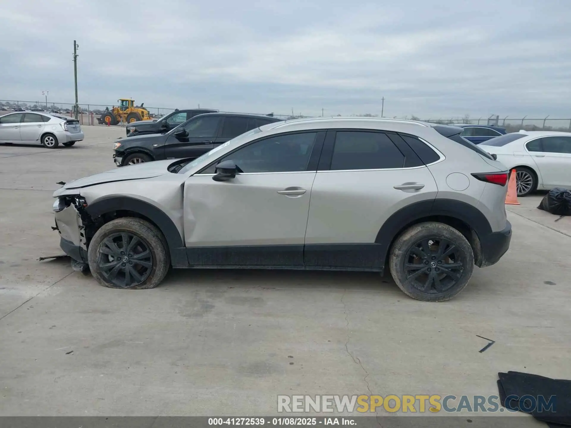 14 fotografías del automóvil dañado 3MVDMBDY7PM579964 MAZDA CX-30 2023