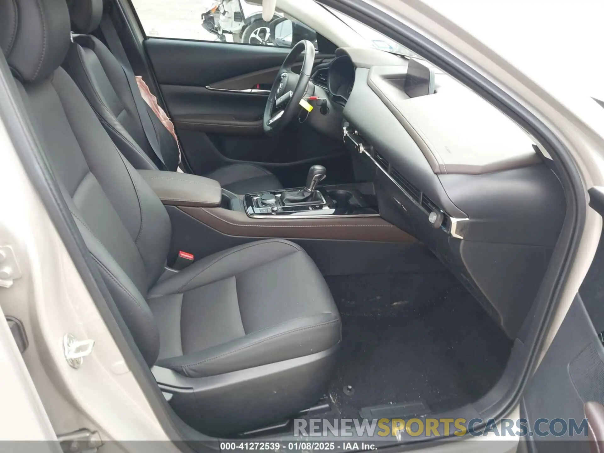 5 fotografías del automóvil dañado 3MVDMBDY7PM579964 MAZDA CX-30 2023