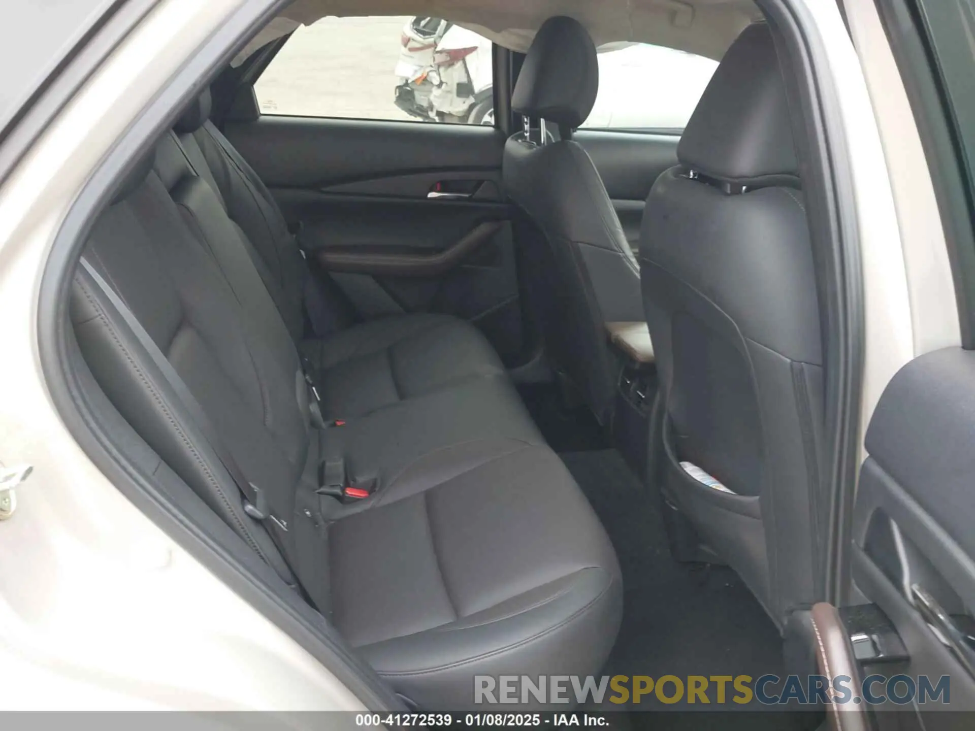 8 fotografías del automóvil dañado 3MVDMBDY7PM579964 MAZDA CX-30 2023