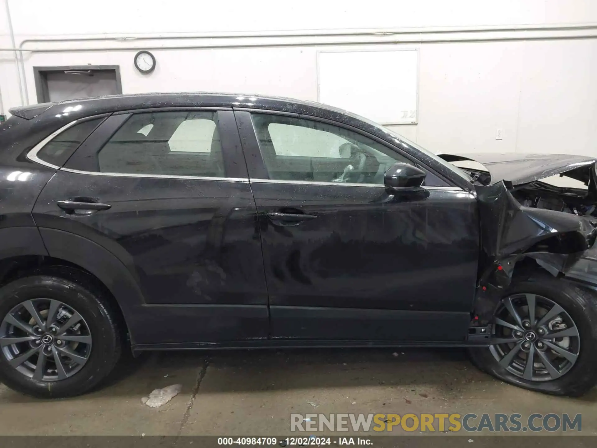 13 fotografías del automóvil dañado 3MVDMBAM0RM721141 MAZDA CX-30 2024