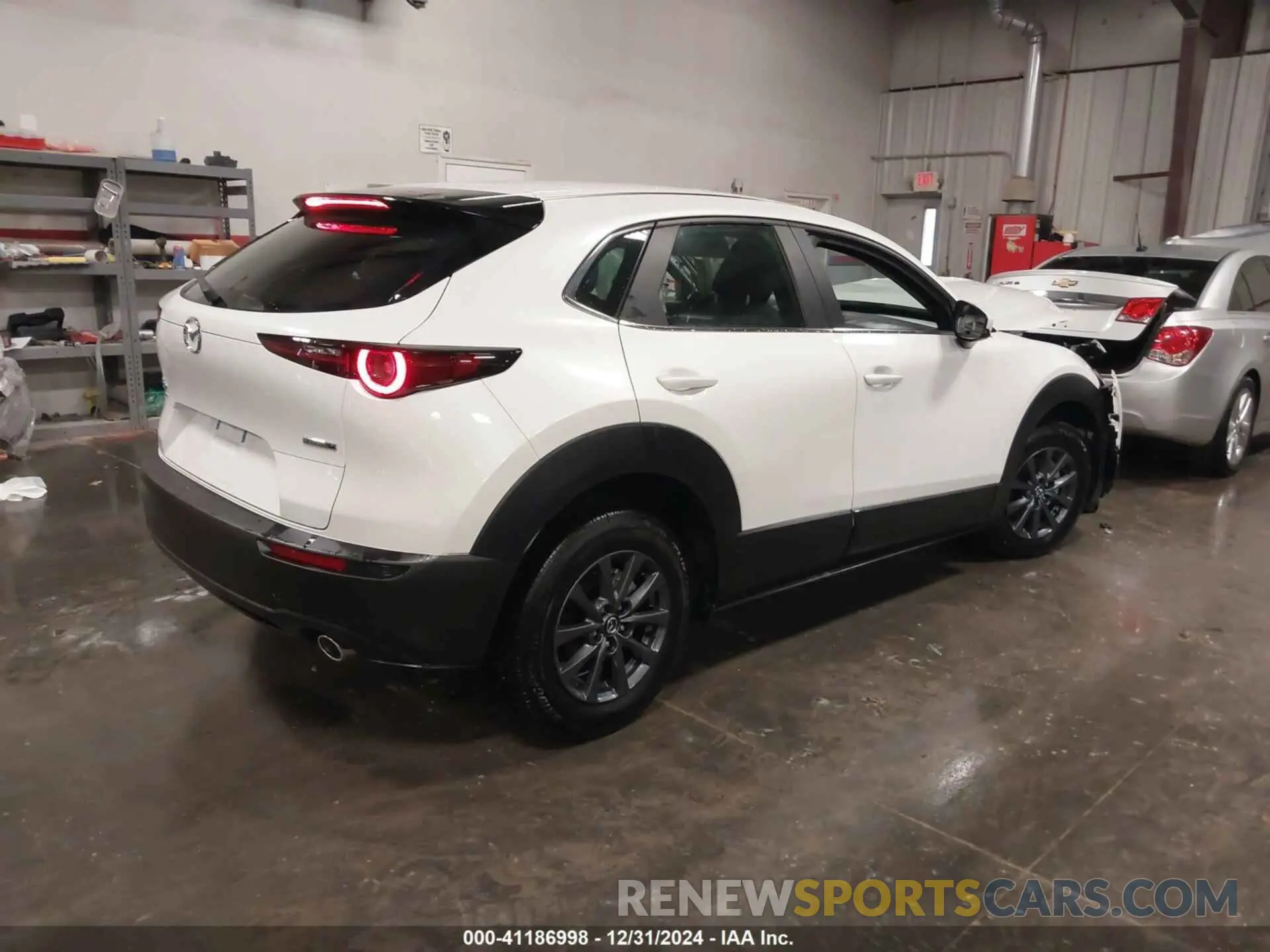 4 fotografías del automóvil dañado 3MVDMBAM1RM720211 MAZDA CX-30 2024