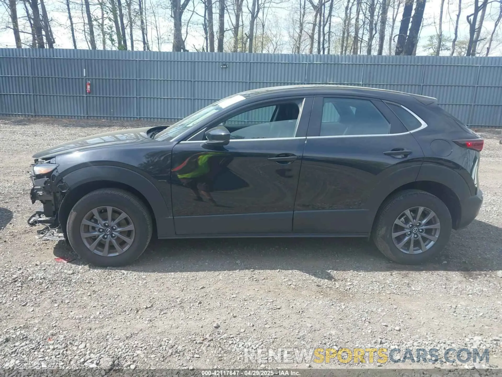 14 fotografías del automóvil dañado 3MVDMBAM2RM627522 MAZDA CX-30 2024