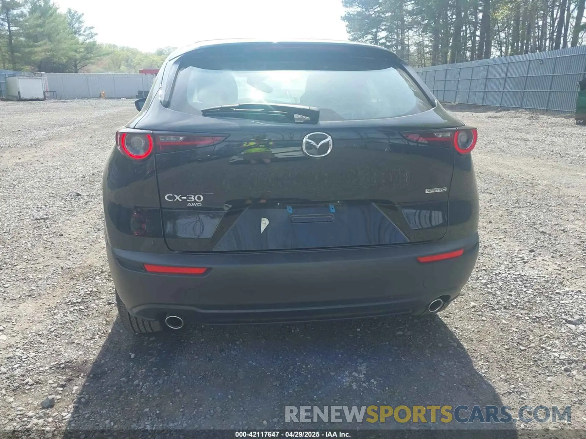 16 fotografías del automóvil dañado 3MVDMBAM2RM627522 MAZDA CX-30 2024