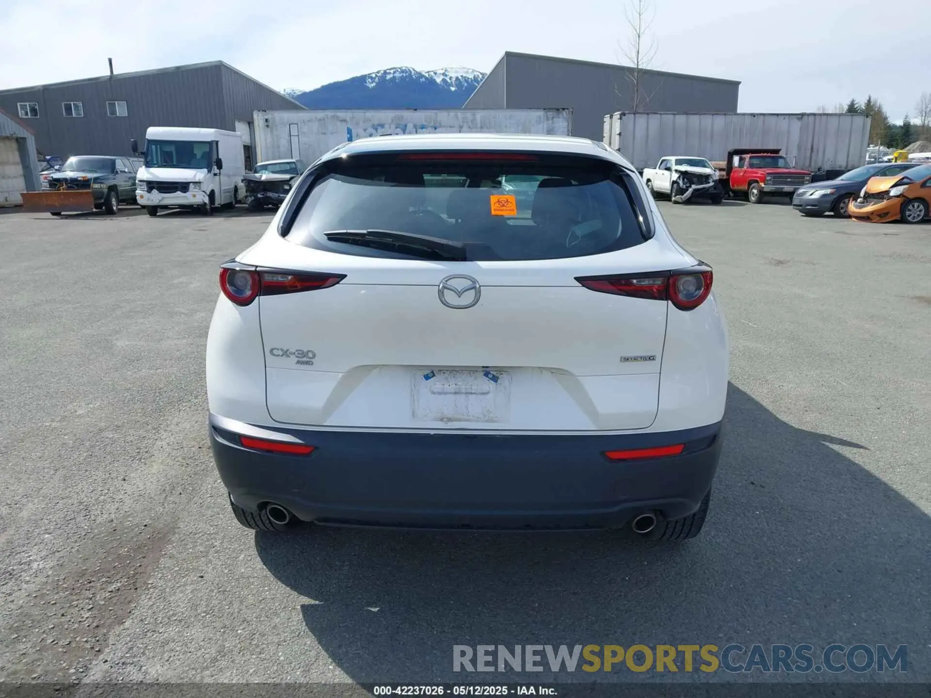 16 fotografías del automóvil dañado 3MVDMBAM2RM667132 MAZDA CX-30 2024