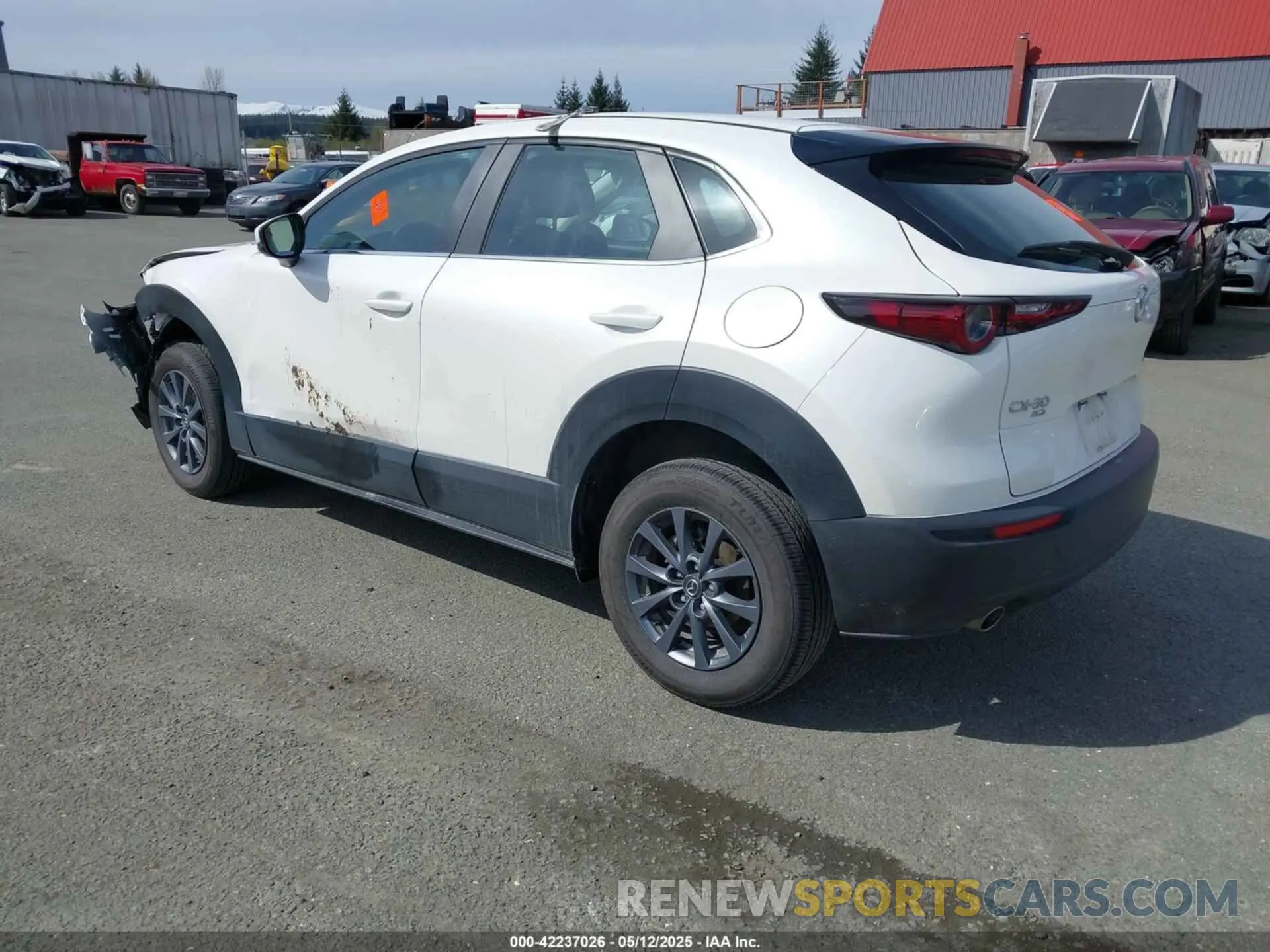 3 fotografías del automóvil dañado 3MVDMBAM2RM667132 MAZDA CX-30 2024