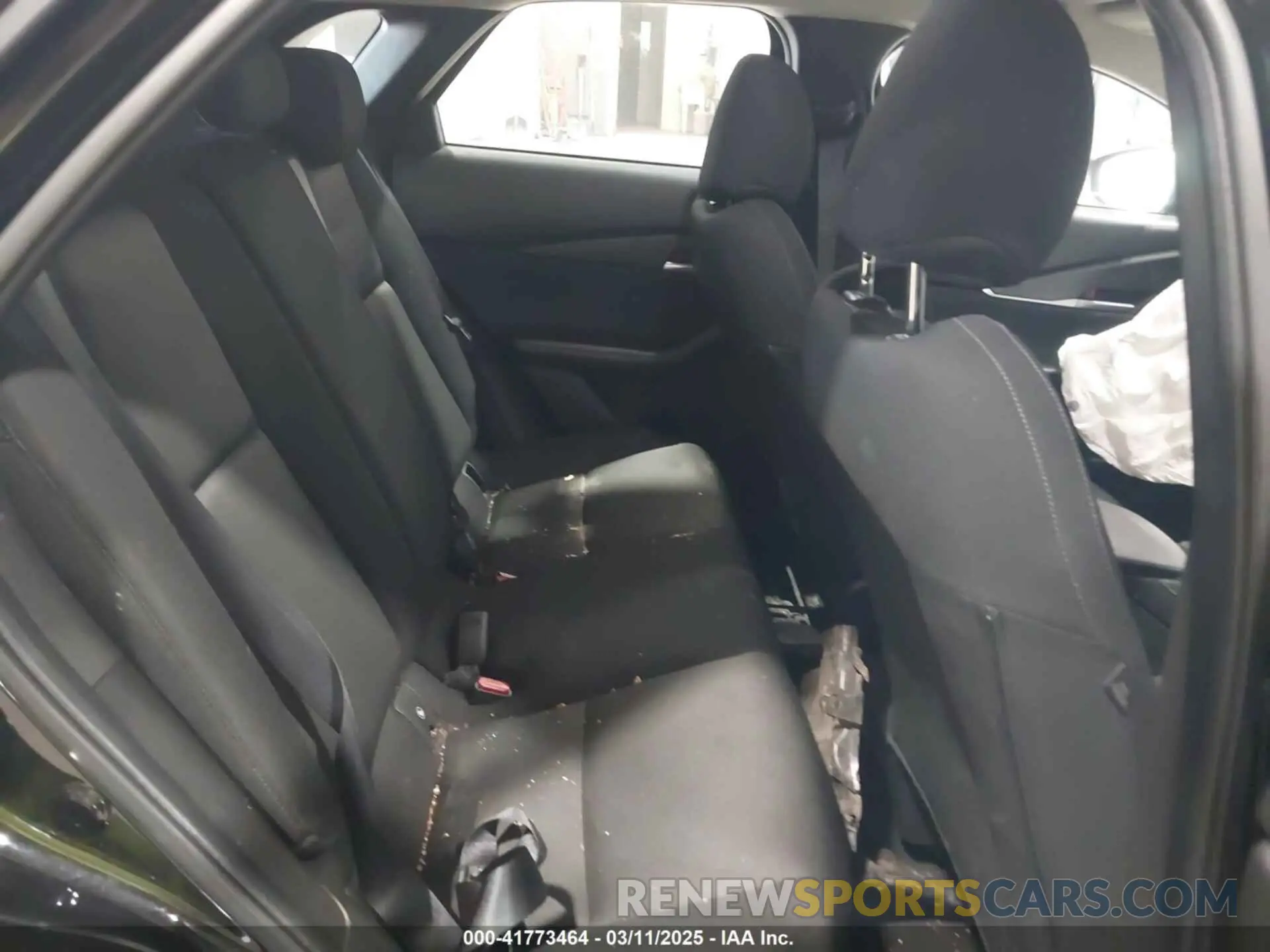 8 fotografías del automóvil dañado 3MVDMBAM2RM719794 MAZDA CX-30 2024