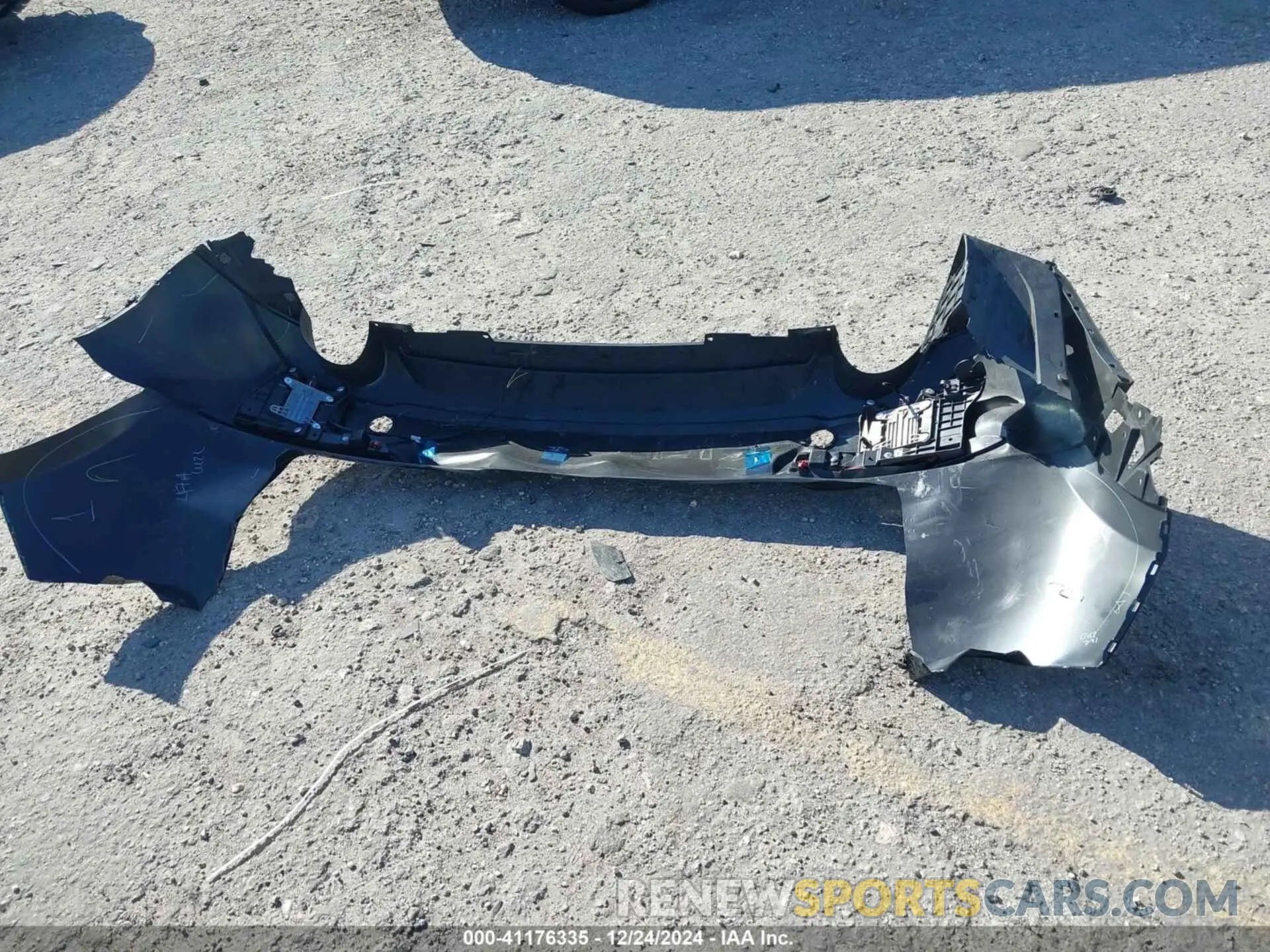 12 fotografías del automóvil dañado 3MVDMBAM4RM644757 MAZDA CX-30 2024