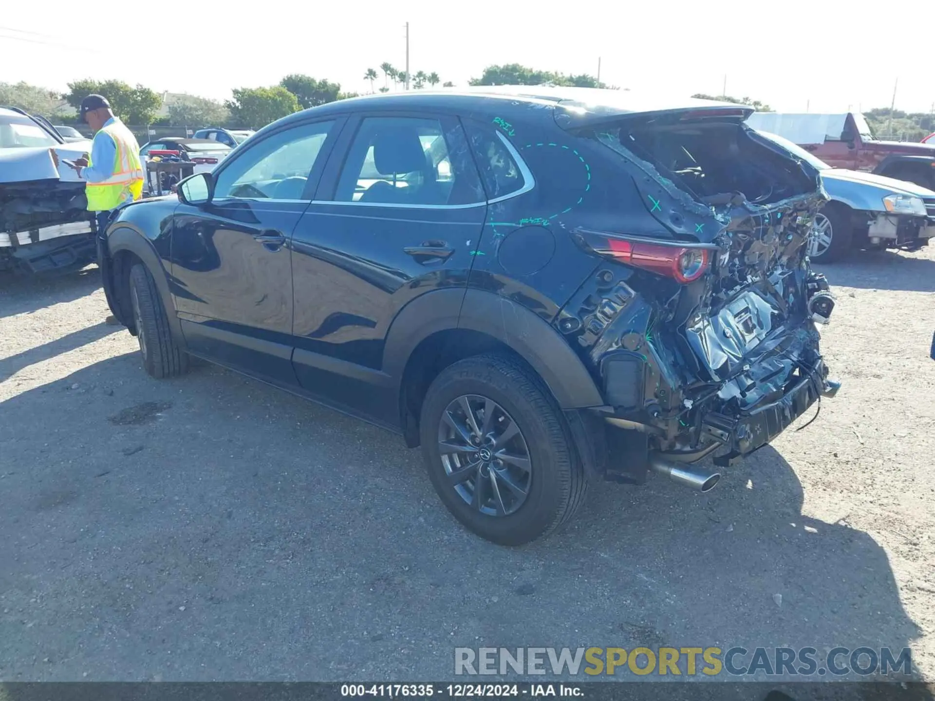 3 fotografías del automóvil dañado 3MVDMBAM4RM644757 MAZDA CX-30 2024