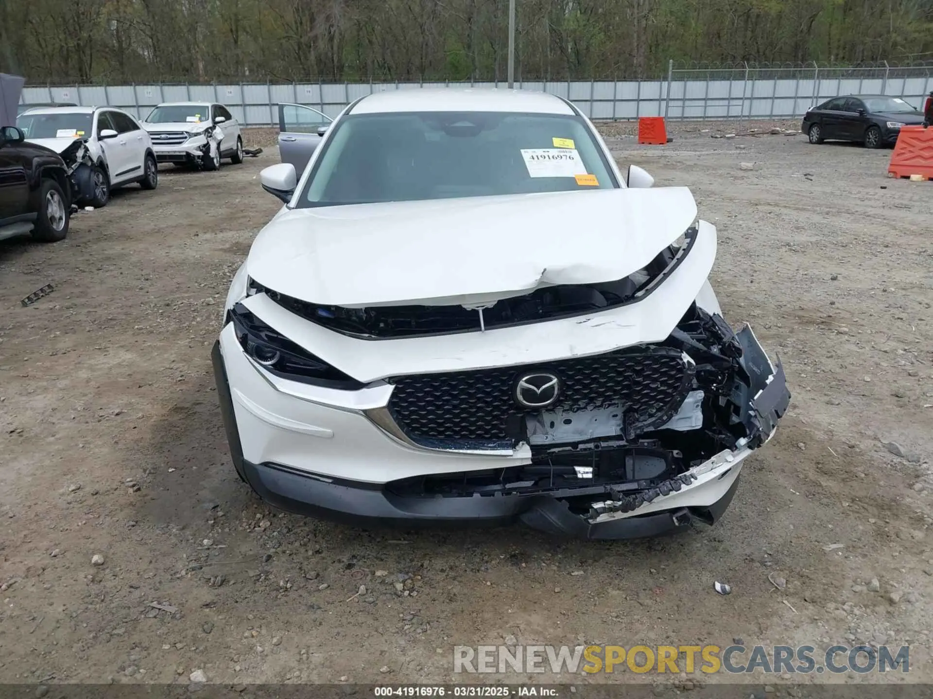 12 fotografías del automóvil dañado 3MVDMBAM4RM686488 MAZDA CX-30 2024