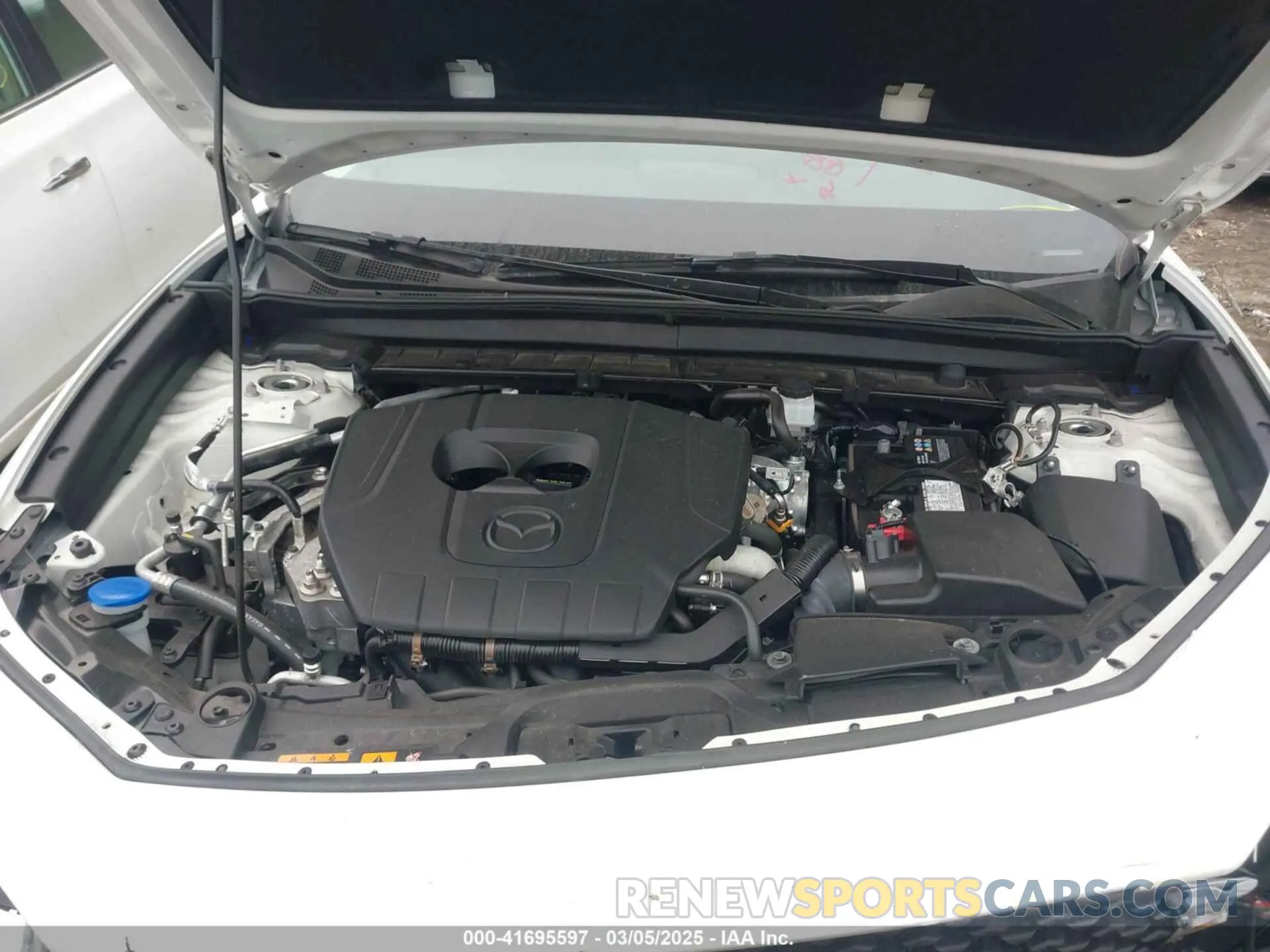 10 fotografías del automóvil dañado 3MVDMBAM5RM663057 MAZDA CX-30 2024