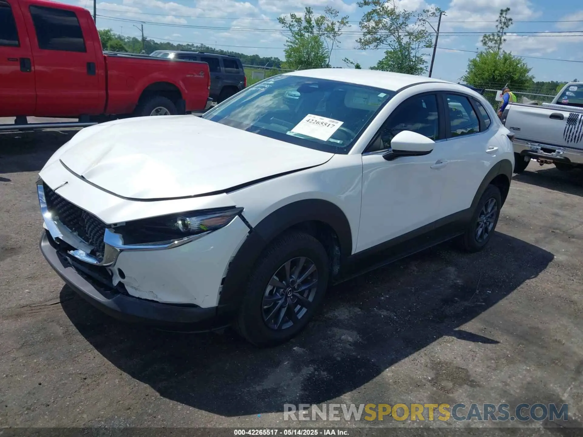 2 fotografías del automóvil dañado 3MVDMBAM6RM615440 MAZDA CX-30 2024