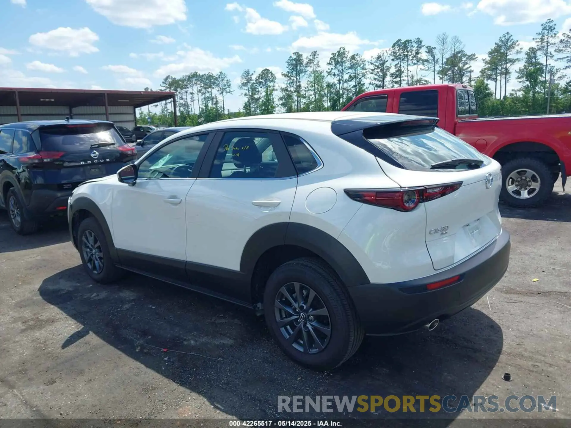 3 fotografías del automóvil dañado 3MVDMBAM6RM615440 MAZDA CX-30 2024